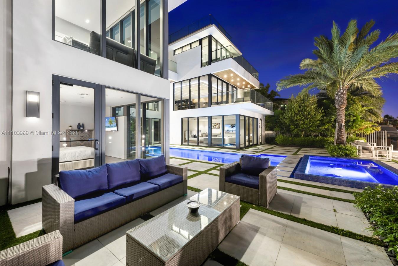 440 Mola Ave, Fort Lauderdale FL 33301