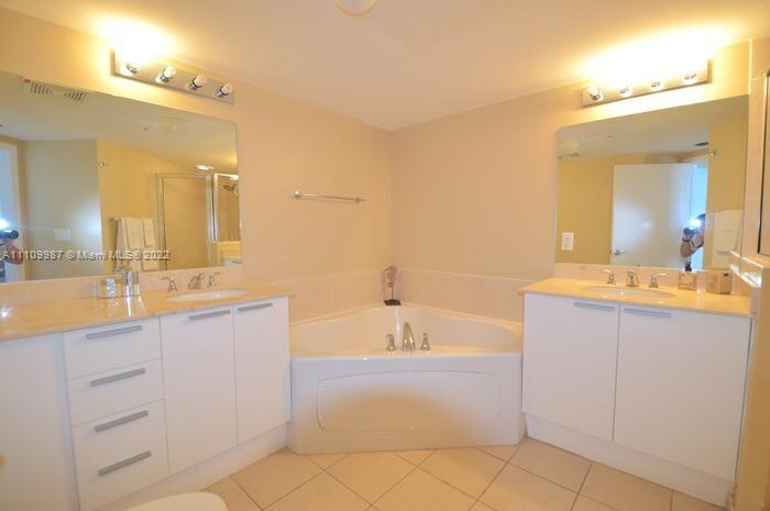 16699 Collins Ave #1509, Sunny Isles Beach FL 33160