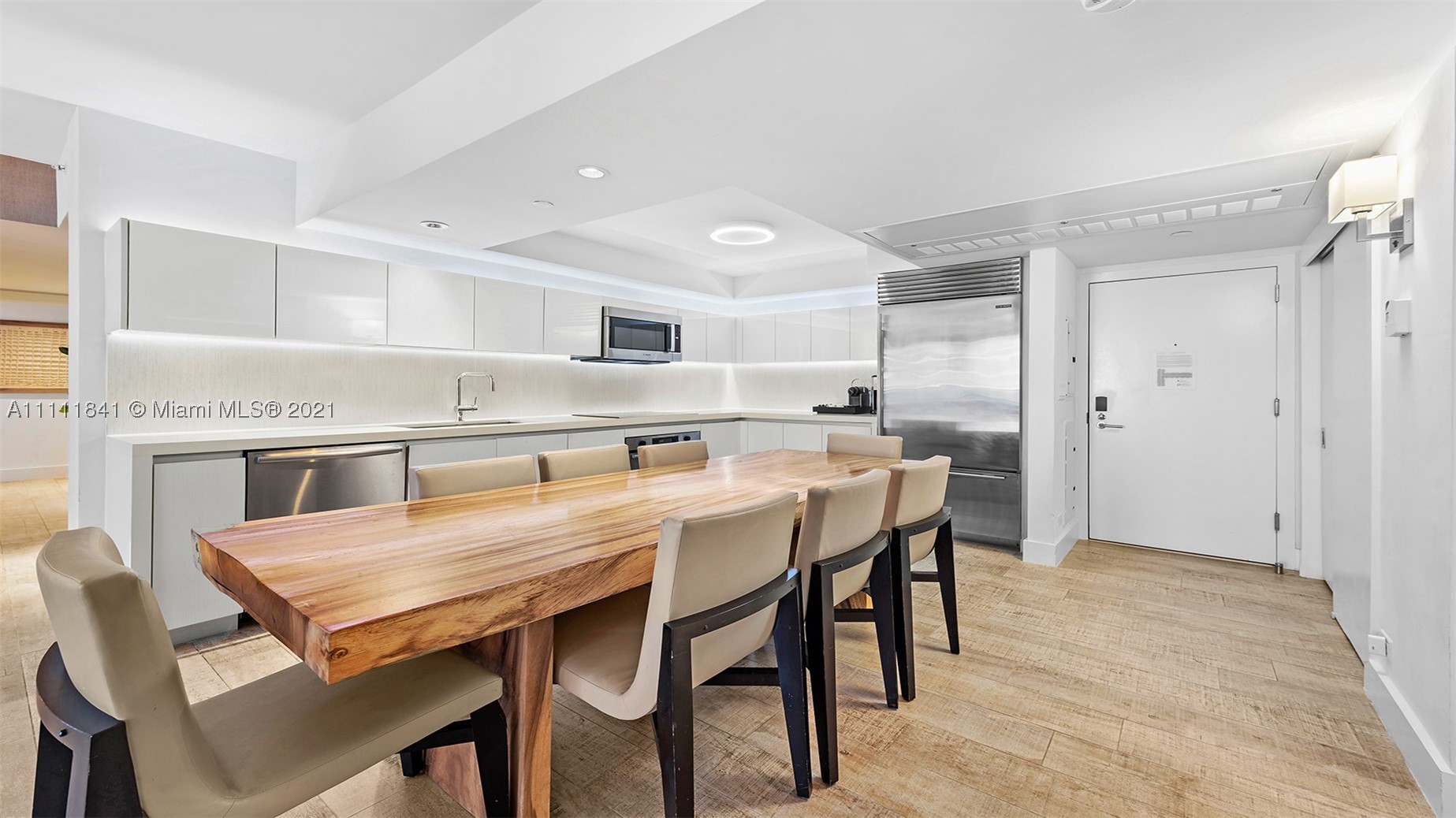 102 24th St #904, Miami Beach FL 33139