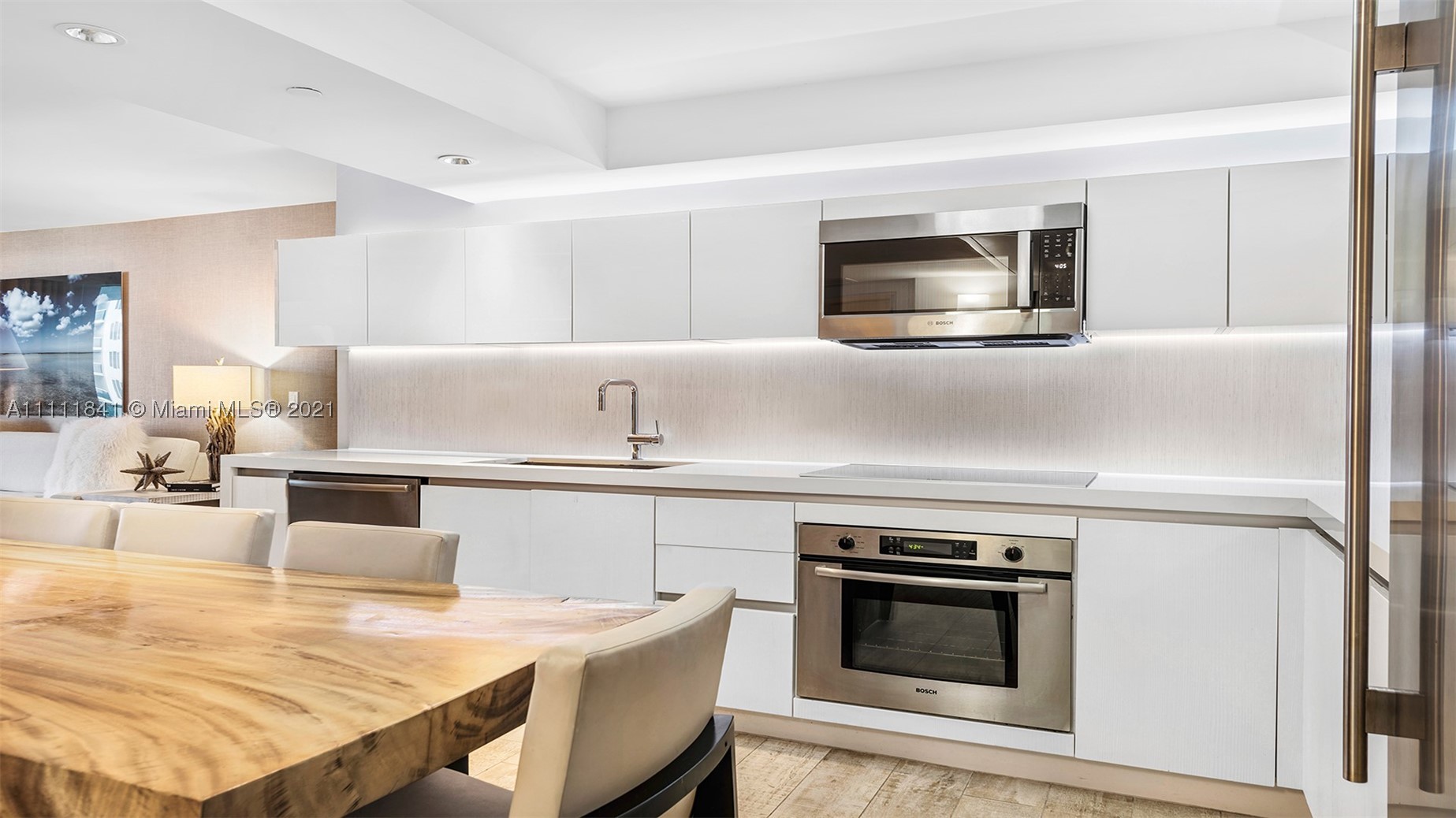 102 24th St #904, Miami Beach FL 33139