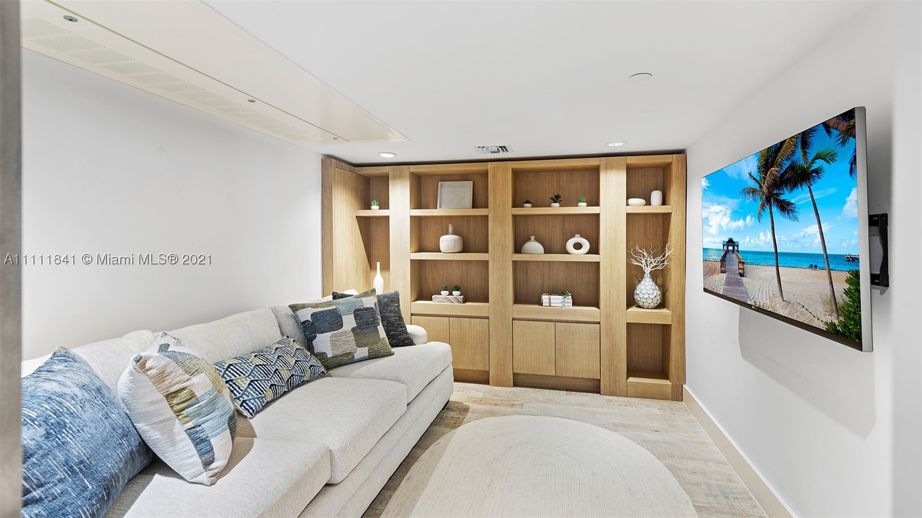 102 24th St #904, Miami Beach FL 33139