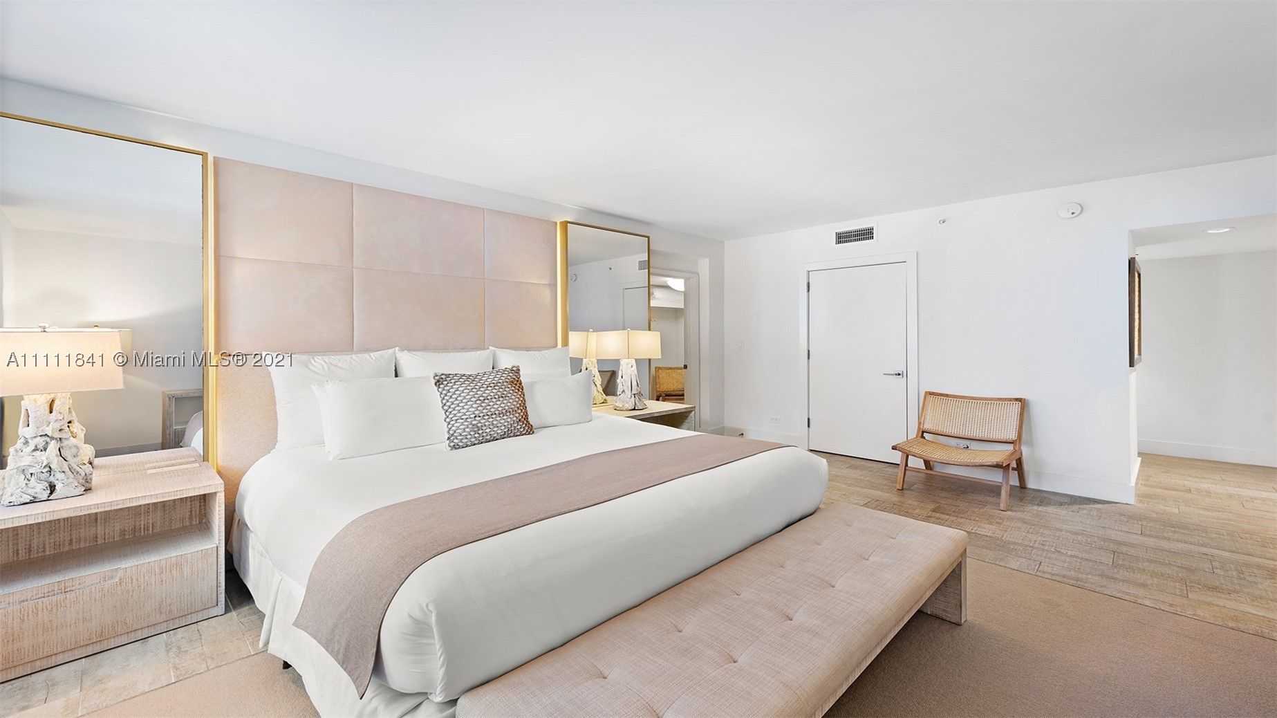 102 24th St #904, Miami Beach FL 33139