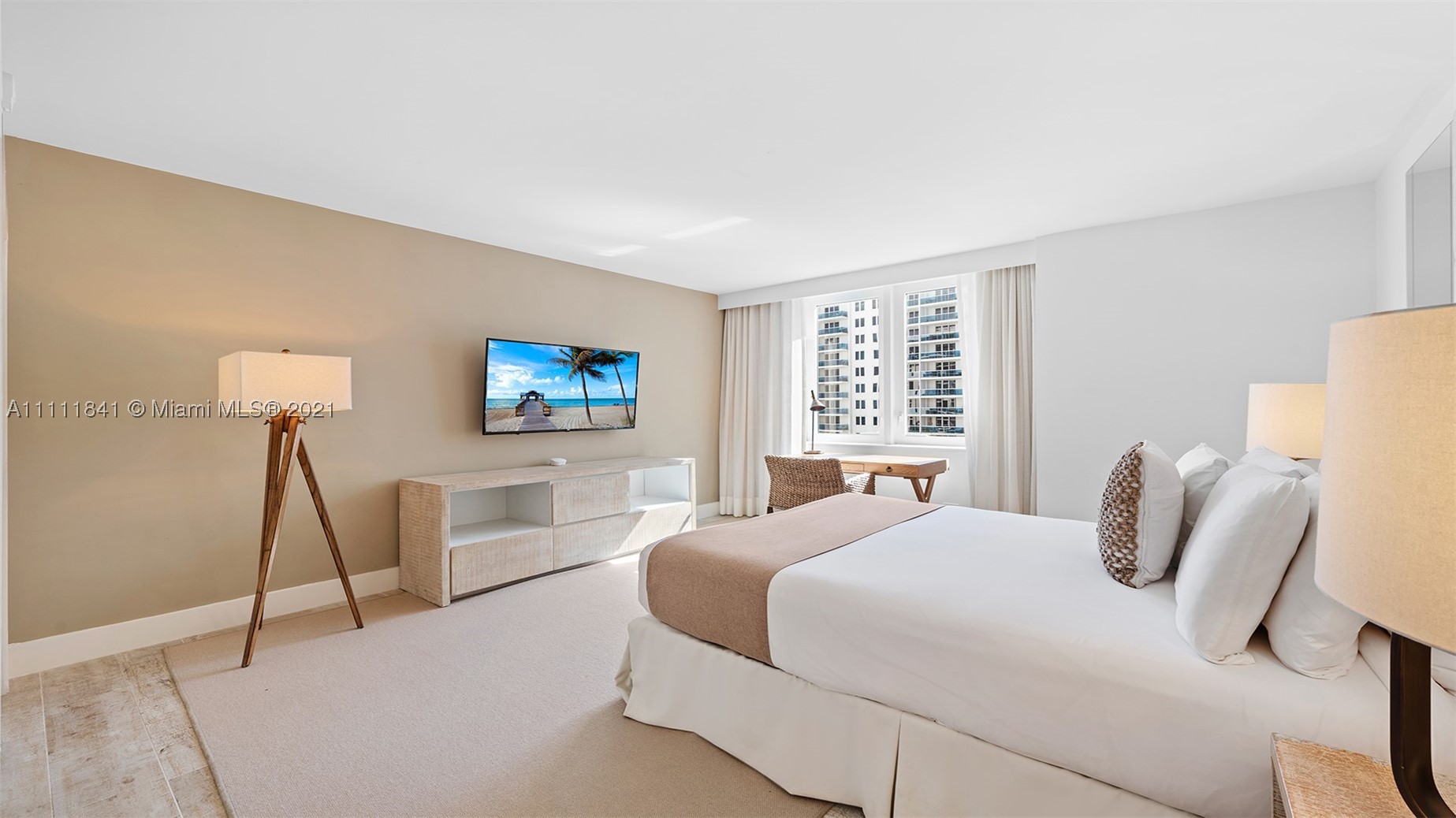 102 24th St #904, Miami Beach FL 33139