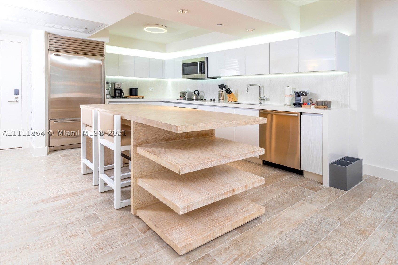 102 24th St #906, Miami Beach FL 33139