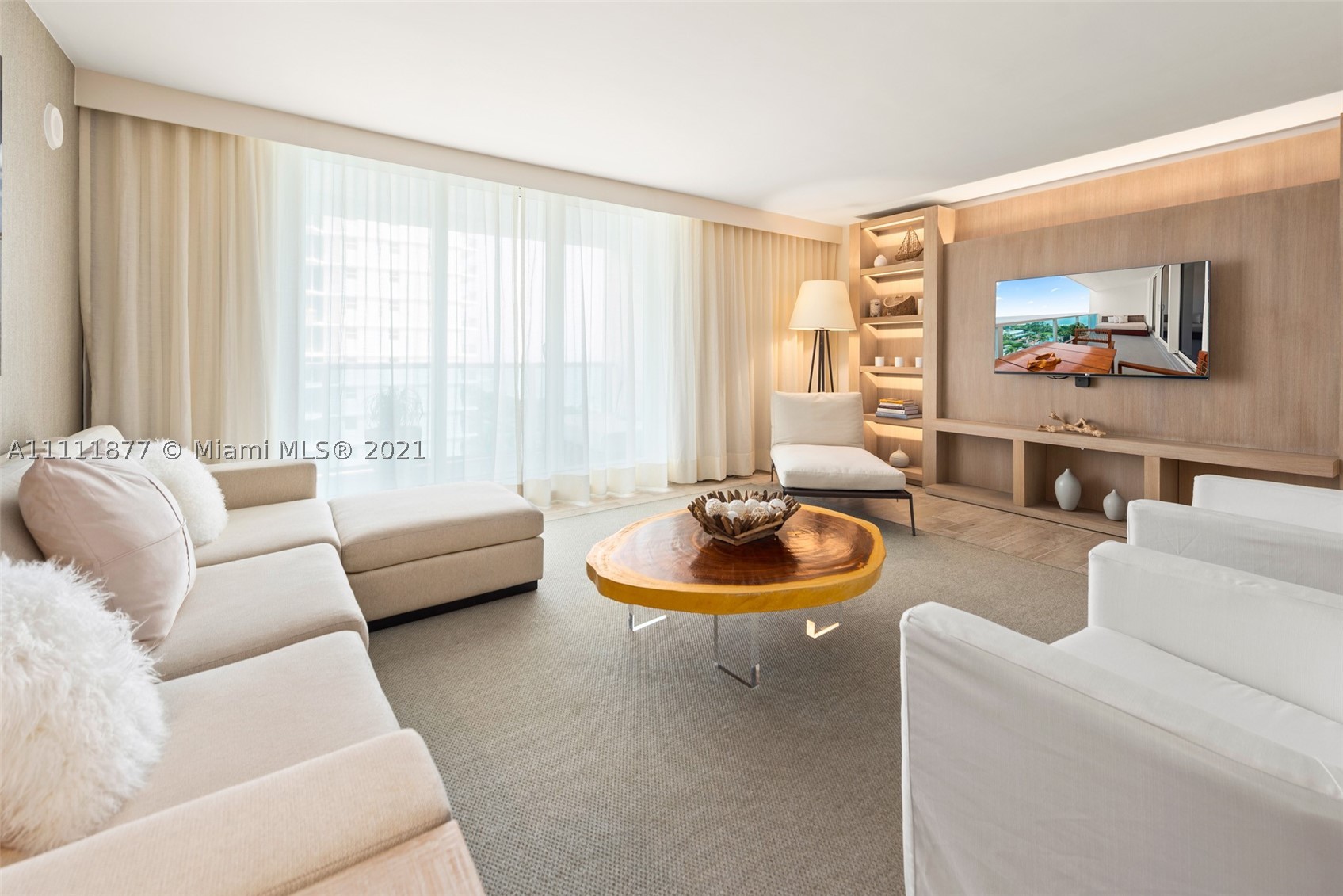 102 24th St #915, Miami Beach FL 33139