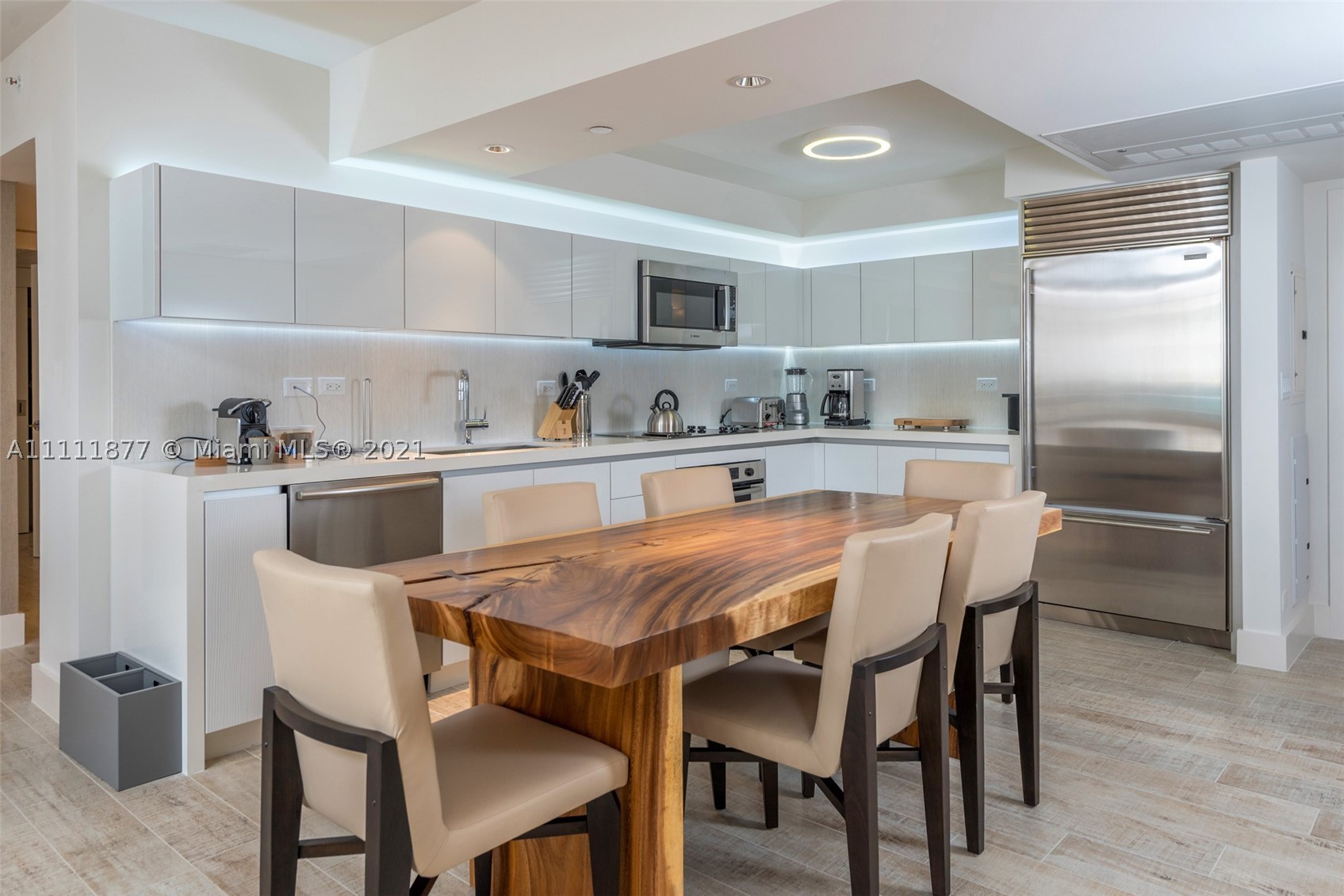 102 24th St #915, Miami Beach FL 33139