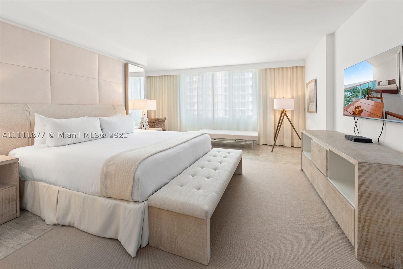102 24th St #915, Miami Beach FL 33139