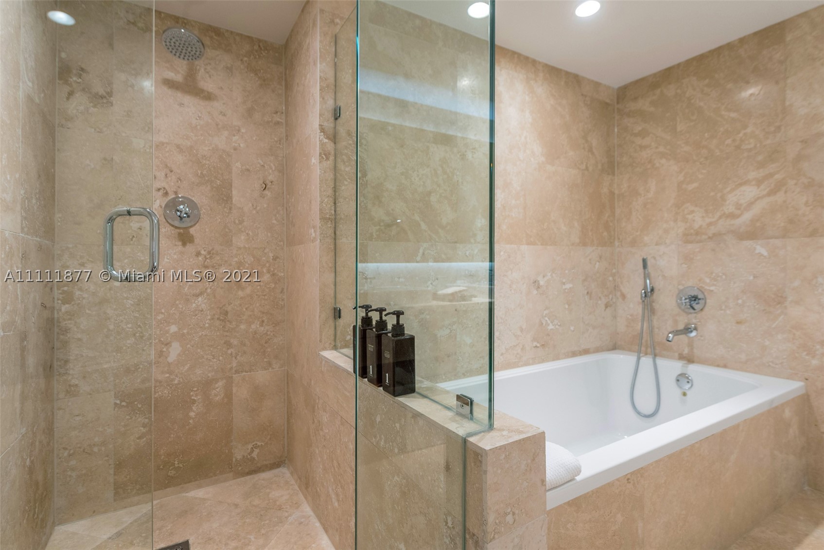 102 24th St #915, Miami Beach FL 33139
