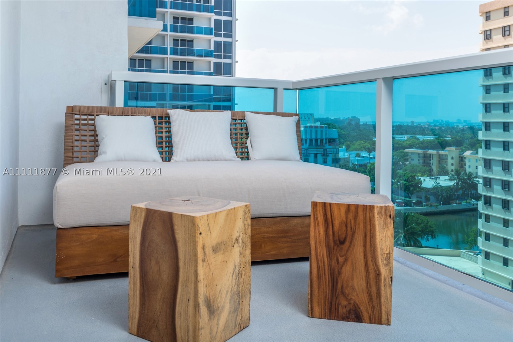 102 24th St #915, Miami Beach FL 33139