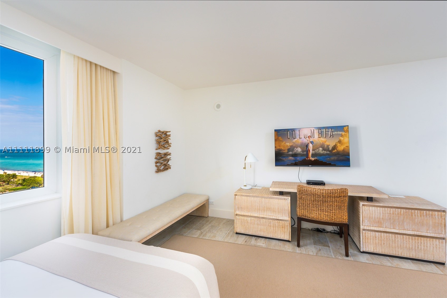 102 24th St #1015, Miami Beach FL 33139