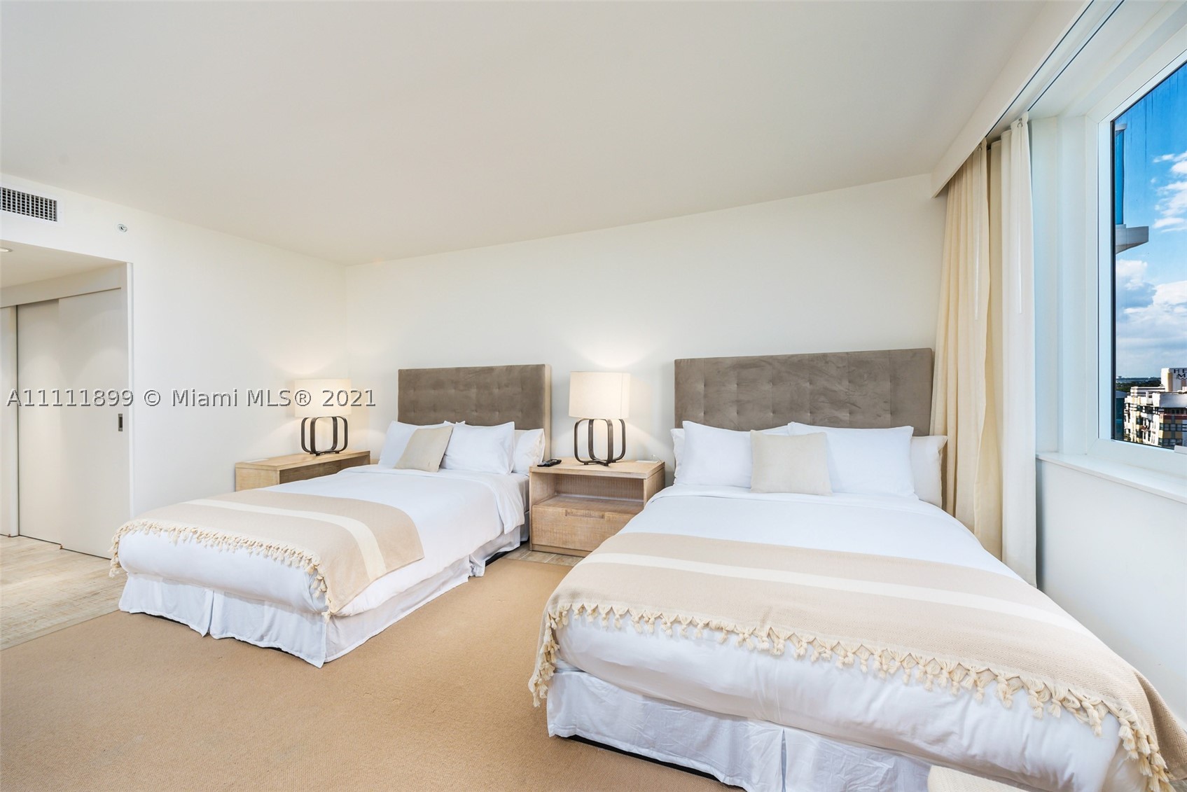 102 24th St #1015, Miami Beach FL 33139