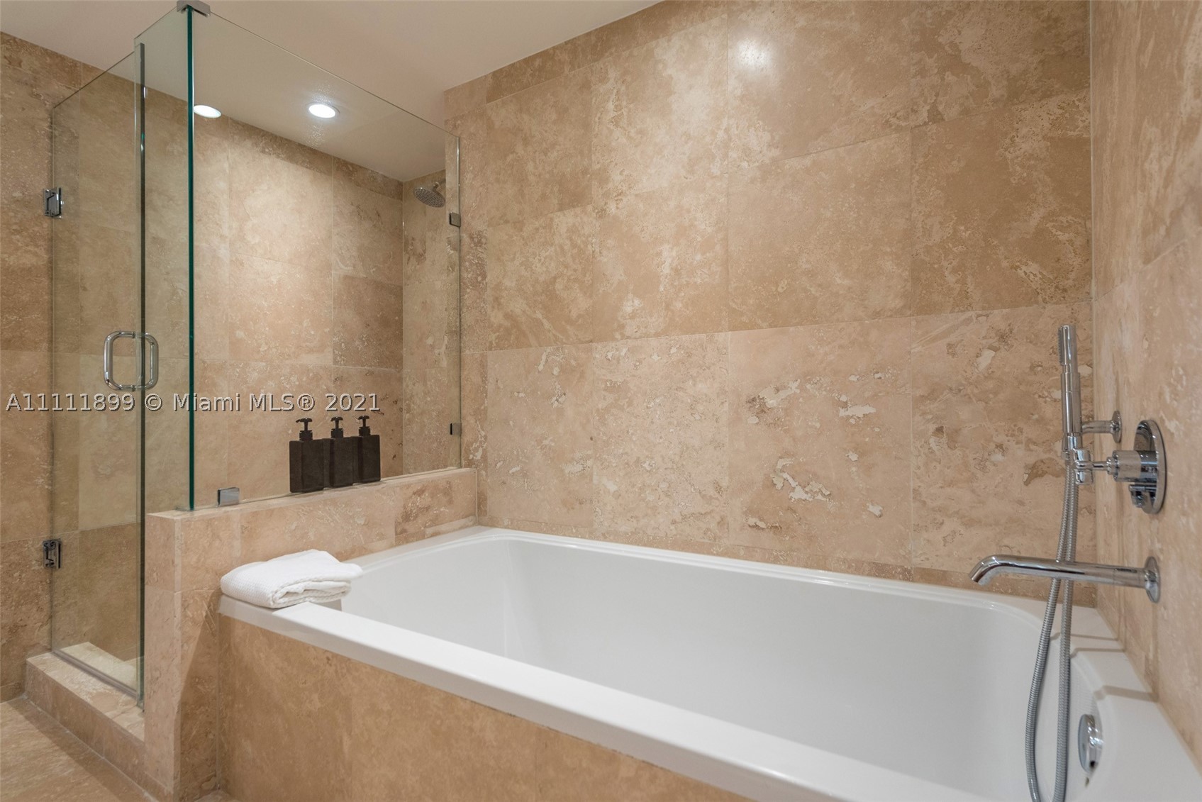 102 24th St #1015, Miami Beach FL 33139