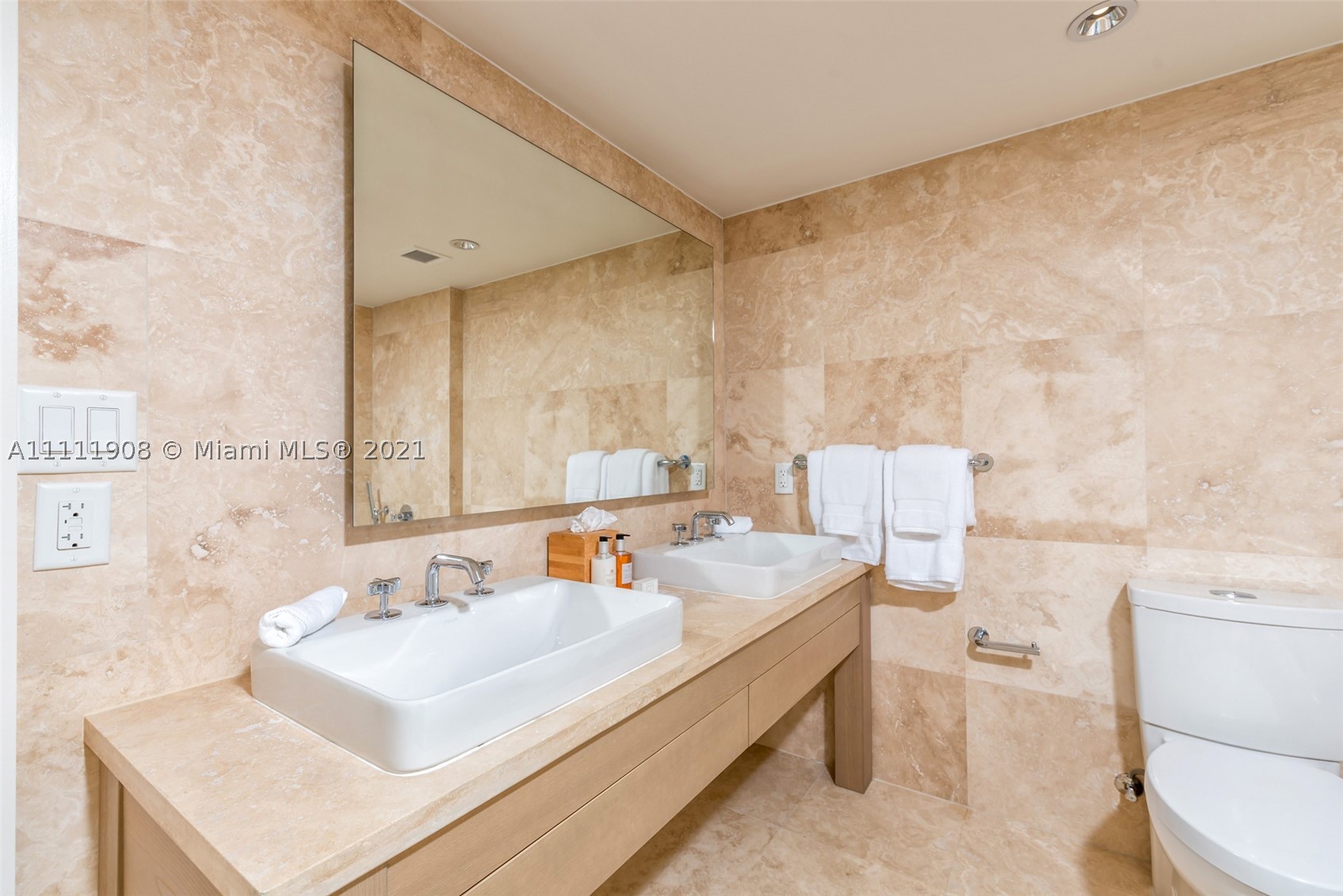 102 24th St #1019, Miami Beach FL 33139