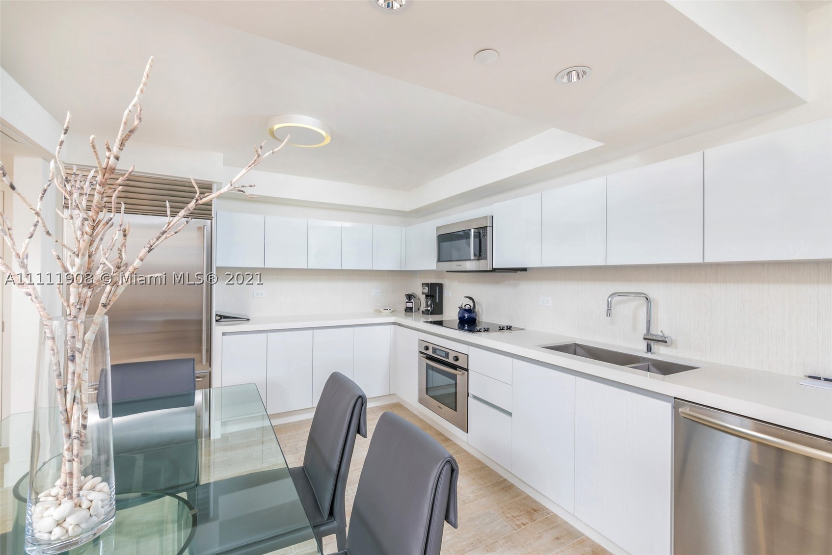 102 24th St #1019, Miami Beach FL 33139