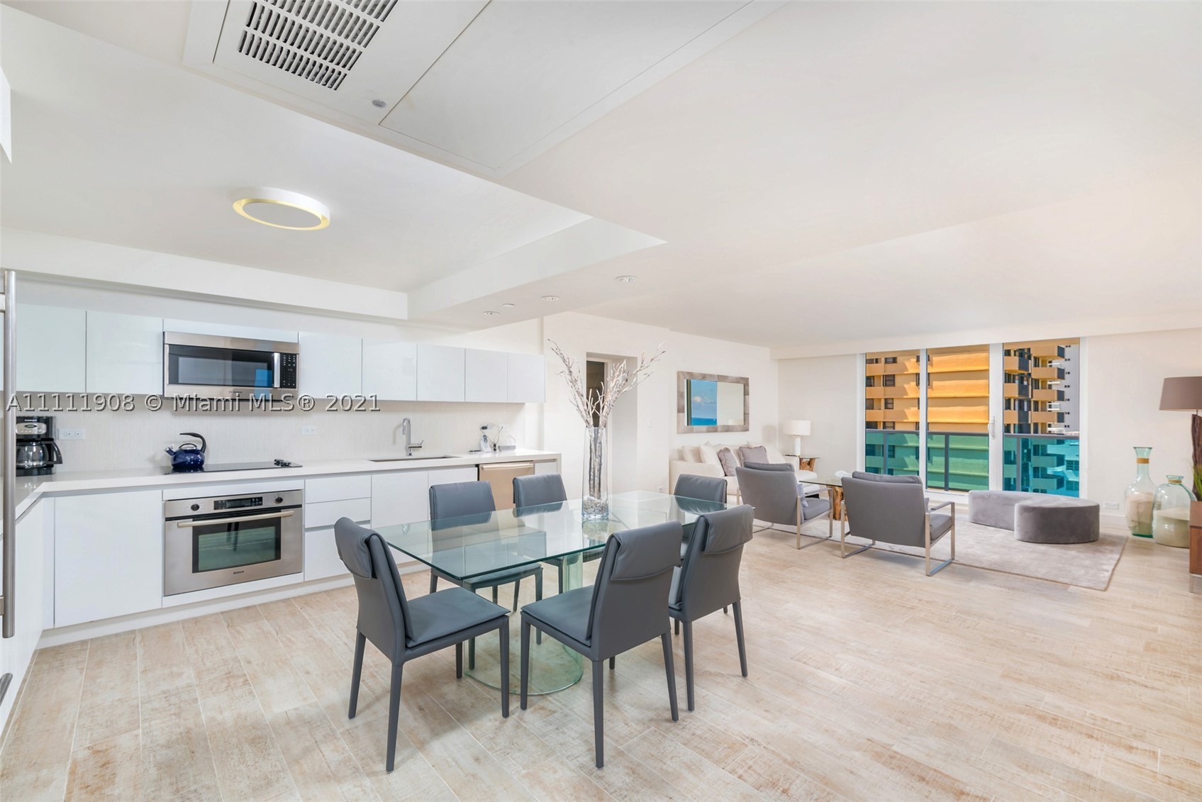 102 24th St #1019, Miami Beach FL 33139