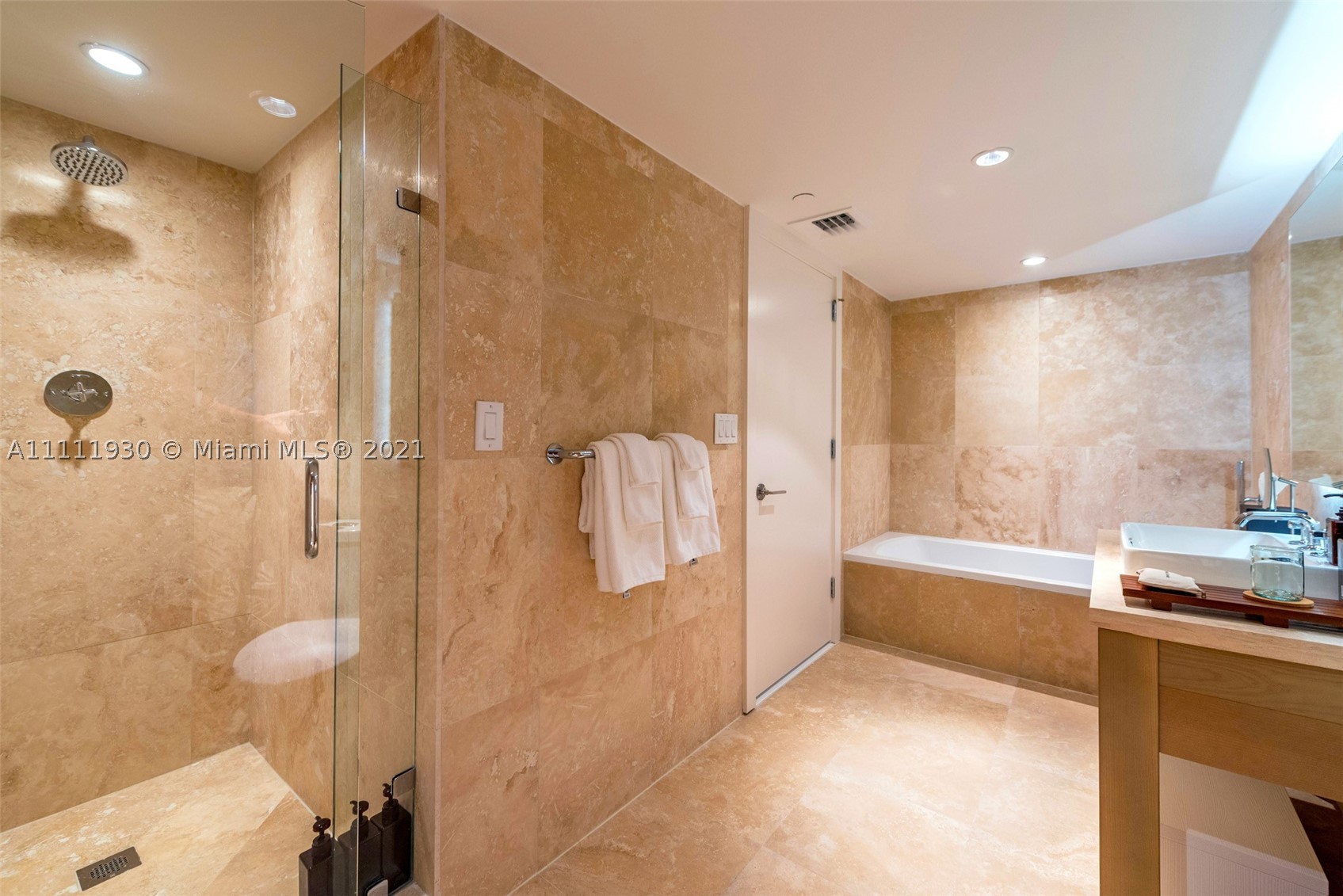 102 24th St #1106, Miami Beach FL 33139