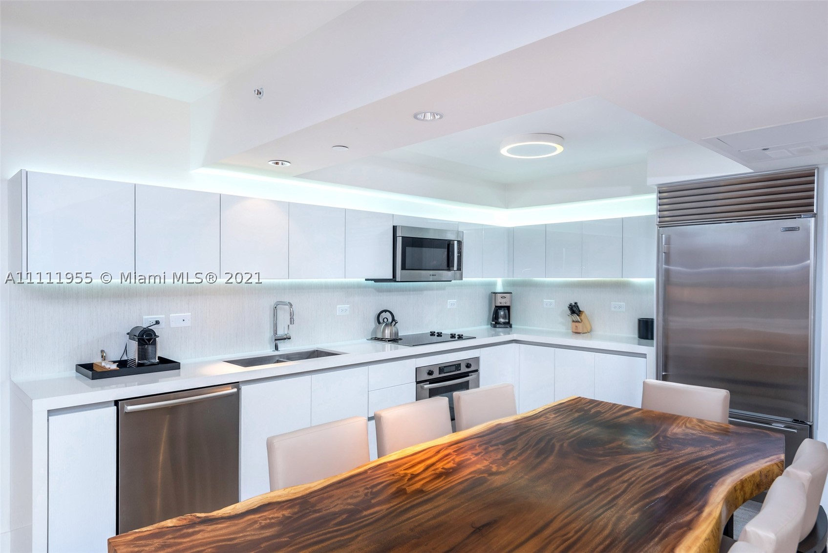 102 24th St #1144, Miami Beach FL 33139