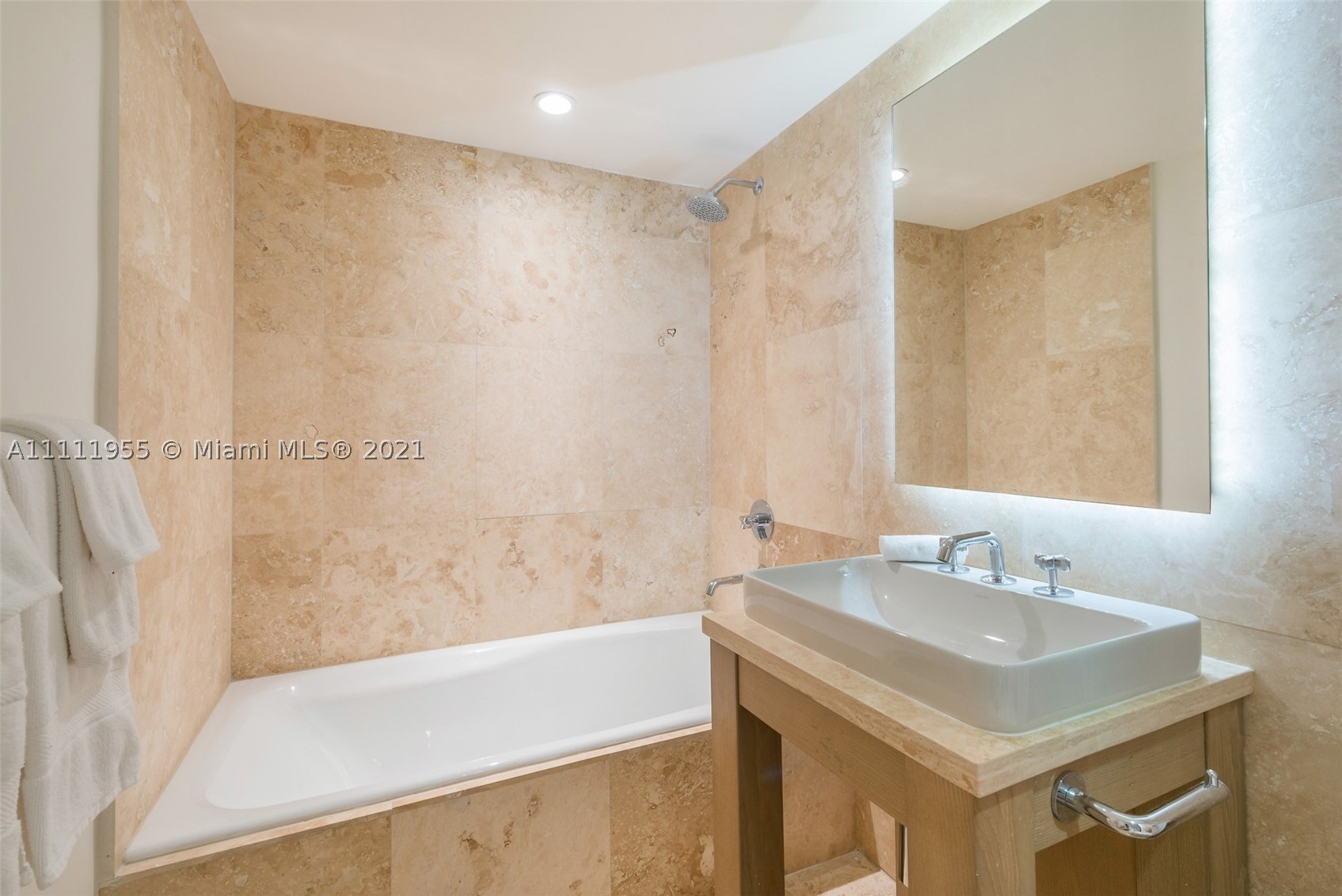 102 24th St #1144, Miami Beach FL 33139