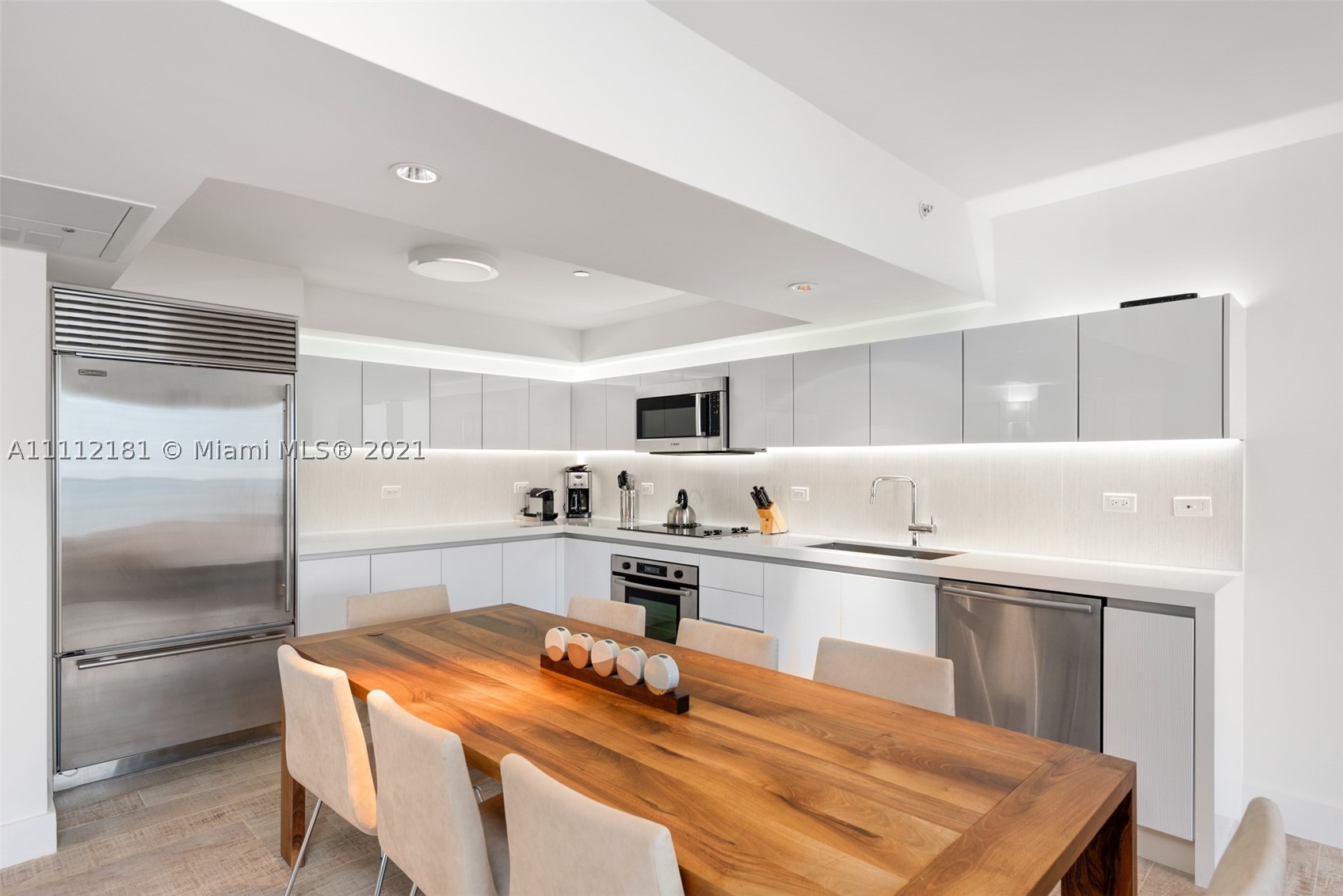 102 24th St #1219, Miami Beach FL 33139