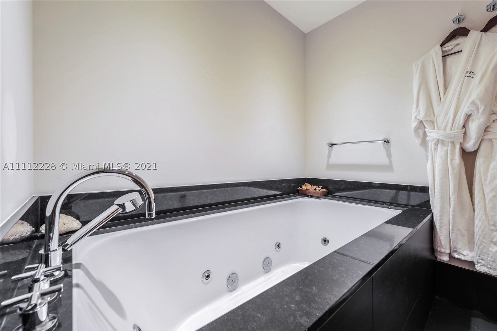 101 20th St #2707, Miami Beach FL 33139