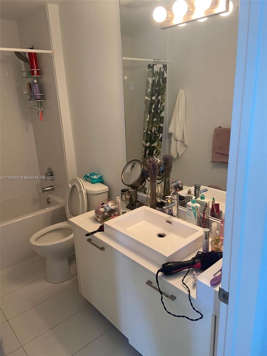 151 SE 1st St #PH05, Miami FL 33131