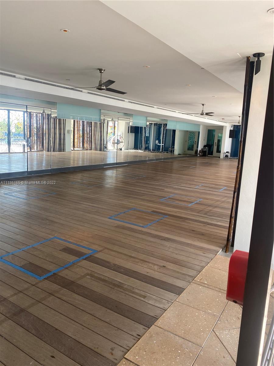 6801 Collins Ave #1102 (door 1111), Miami Beach FL 33141