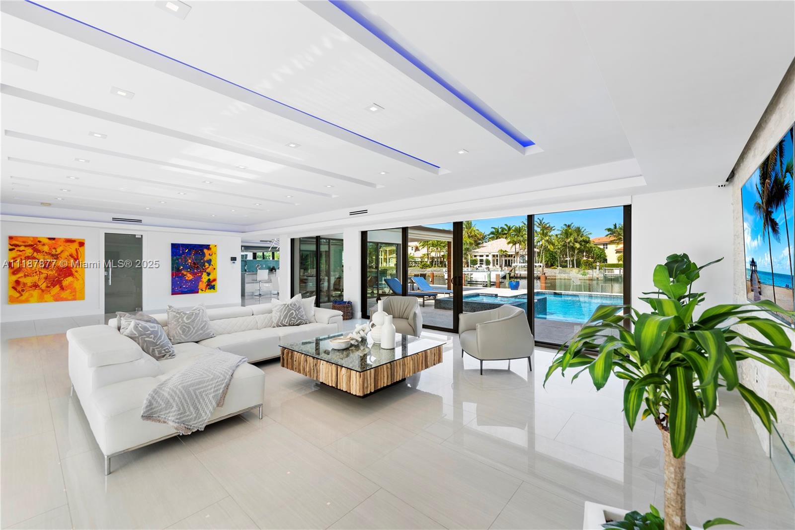 1025 Diplomat Pkwy, Hollywood FL 33019