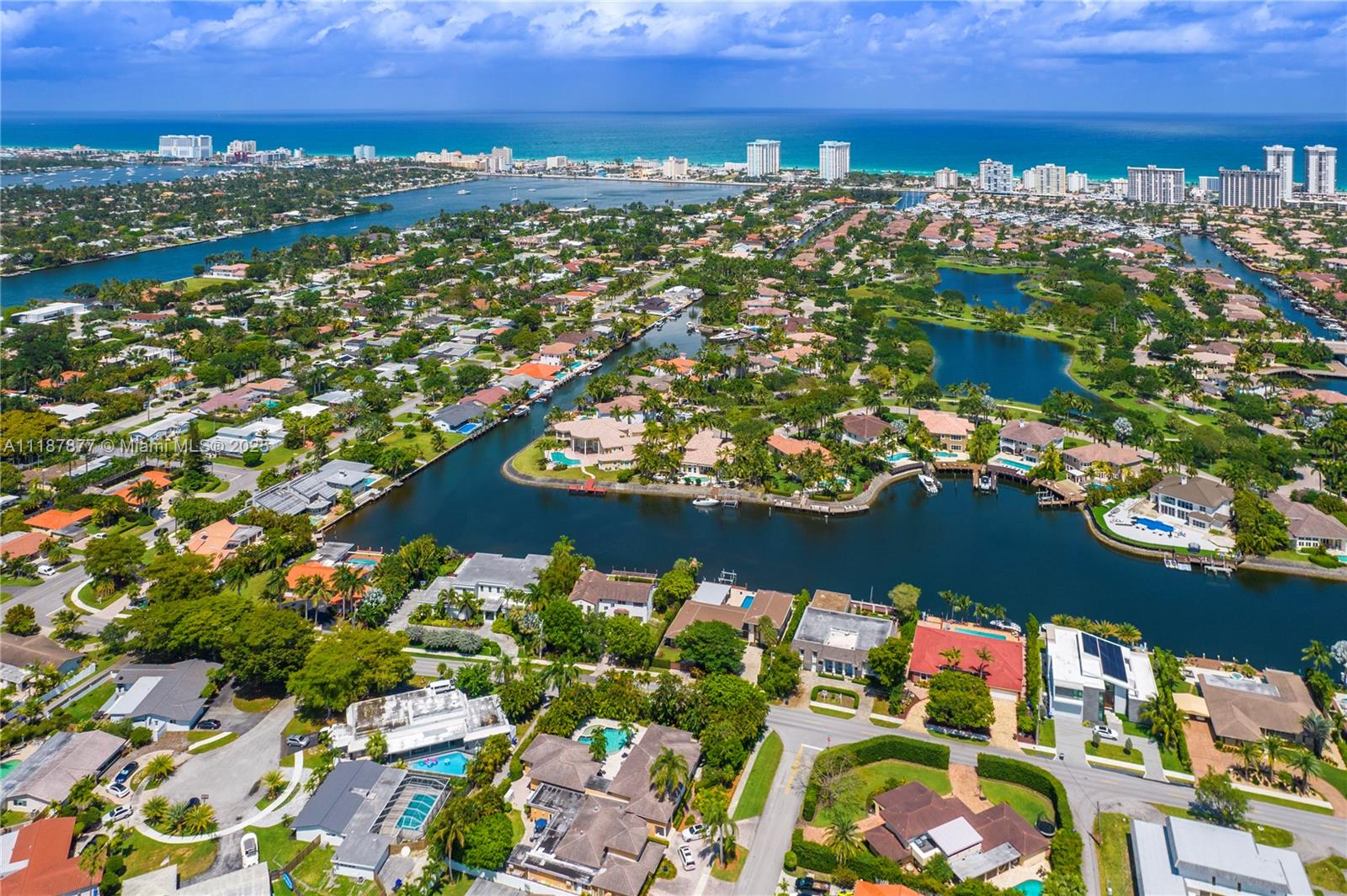 1025 Diplomat Pkwy, Hollywood FL 33019
