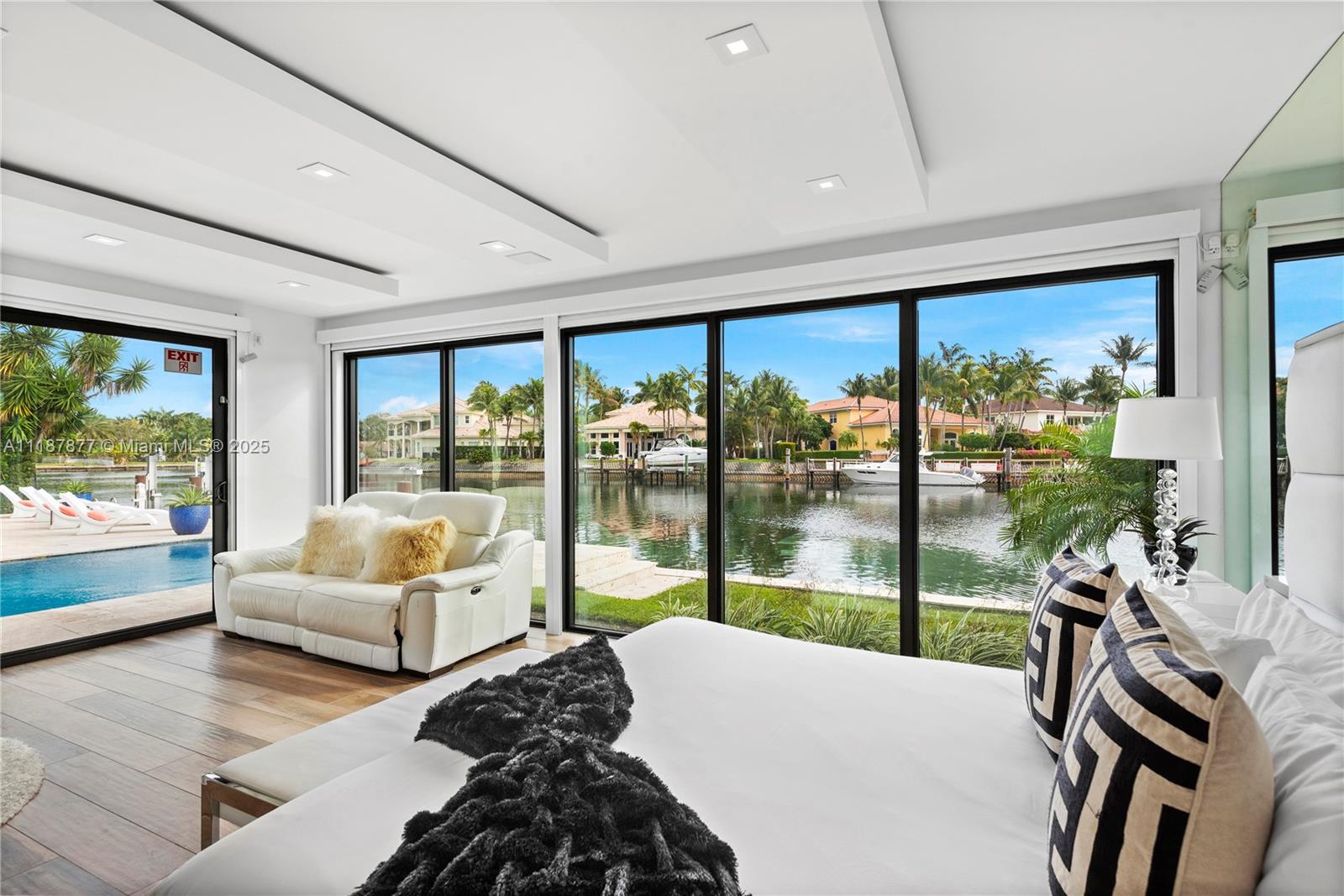1025 Diplomat Pkwy, Hollywood FL 33019