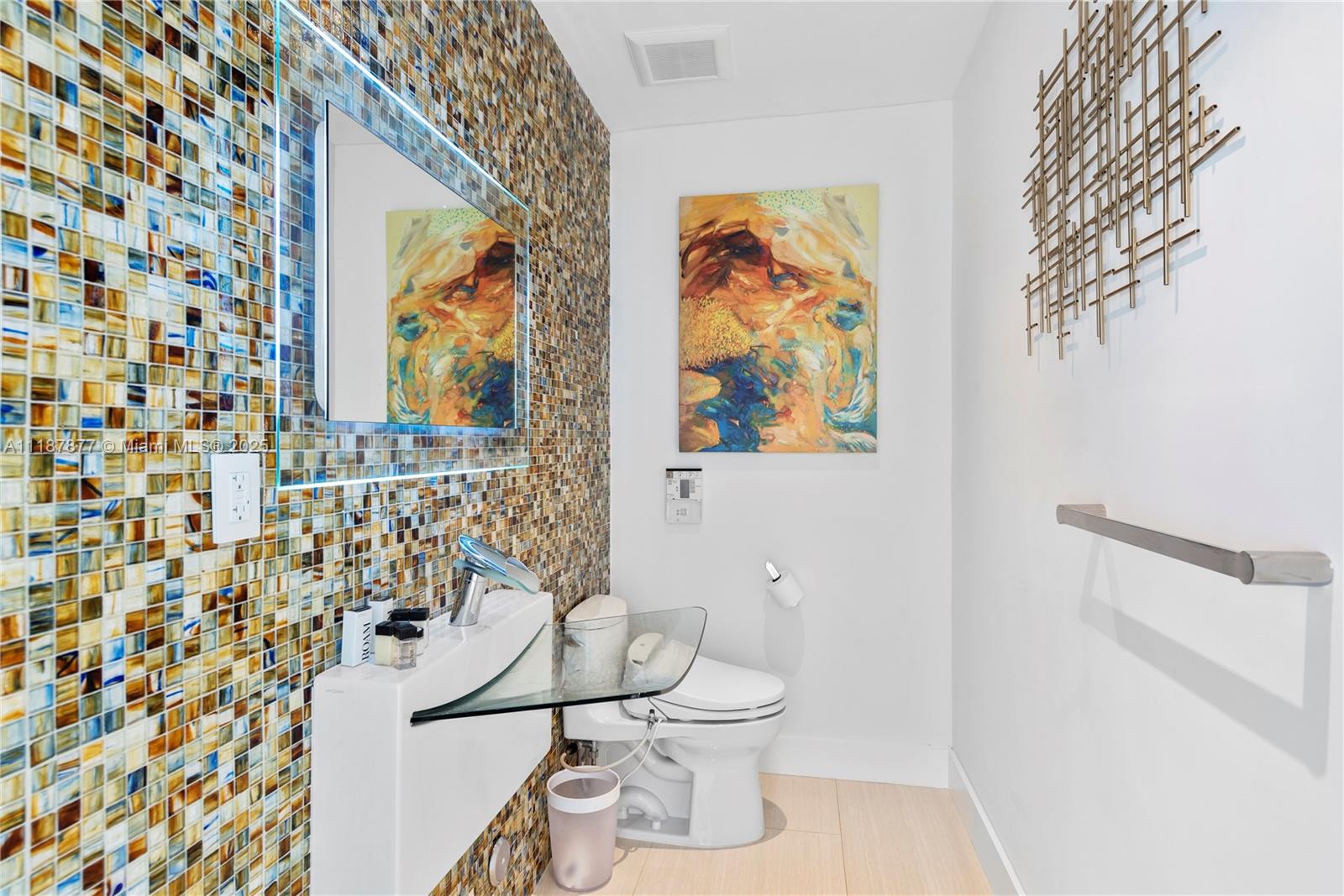 1025 Diplomat Pkwy, Hollywood FL 33019