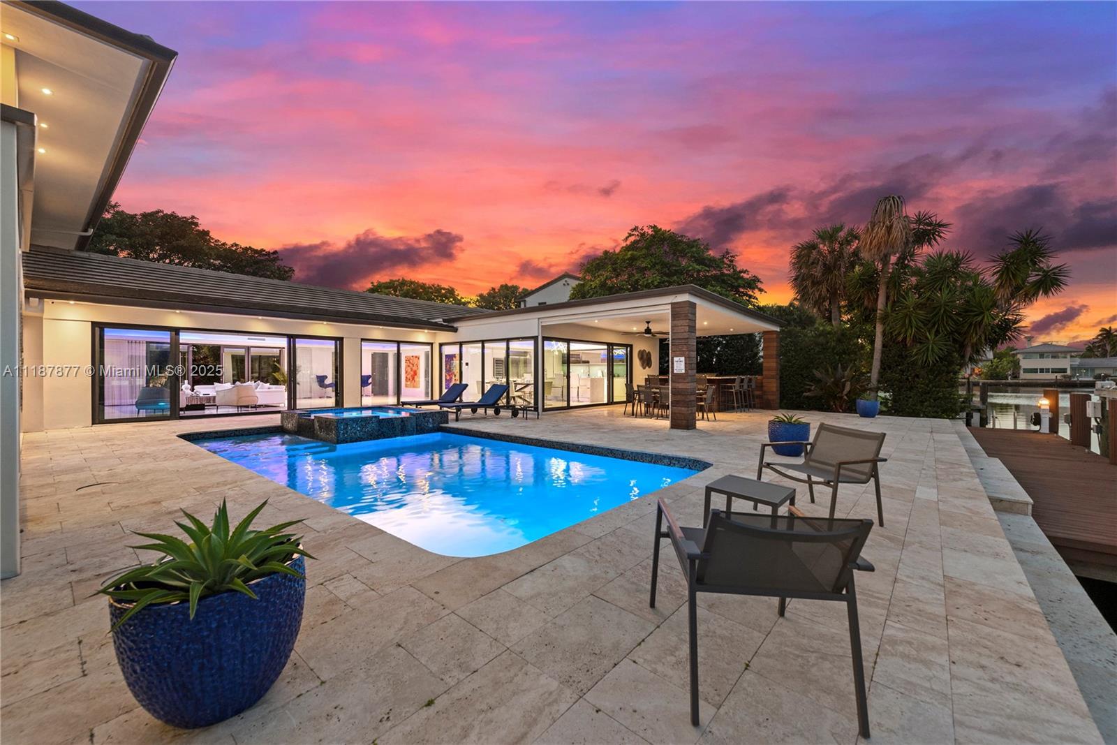 1025 Diplomat Pkwy, Hollywood FL 33019