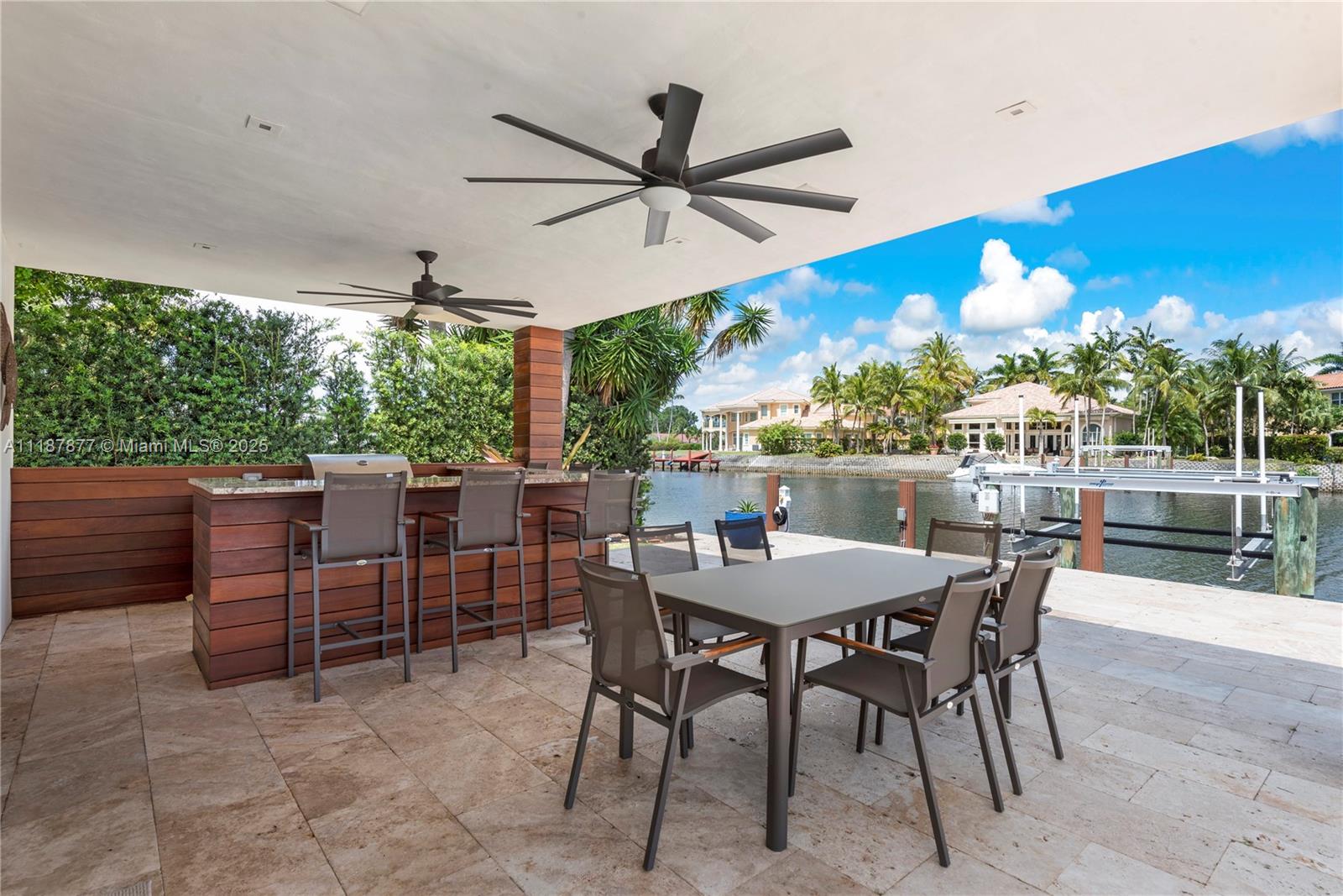 1025 Diplomat Pkwy, Hollywood FL 33019