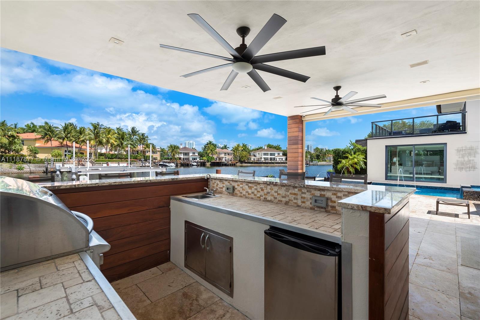 1025 Diplomat Pkwy, Hollywood FL 33019