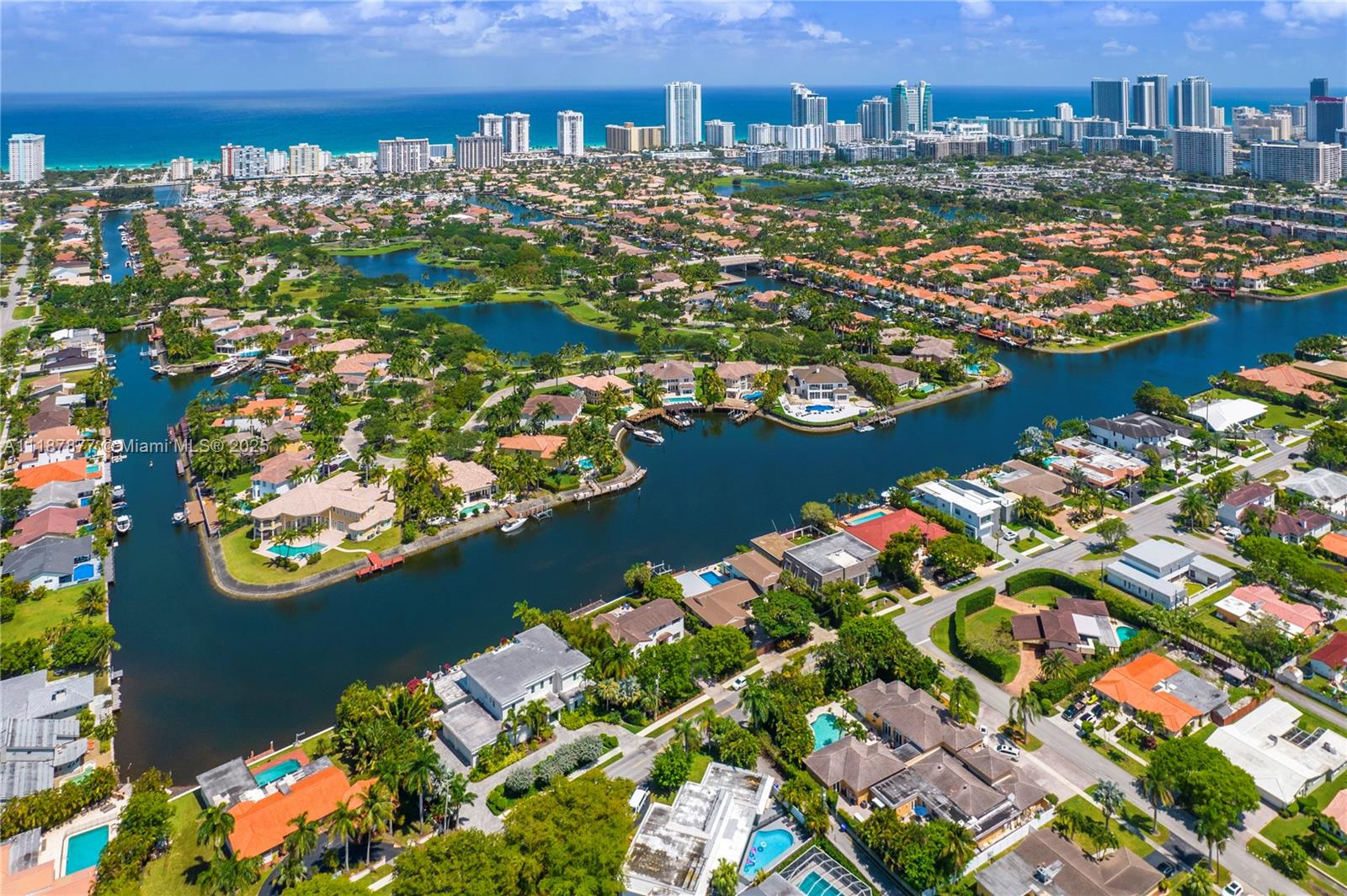 1025 Diplomat Pkwy, Hollywood FL 33019