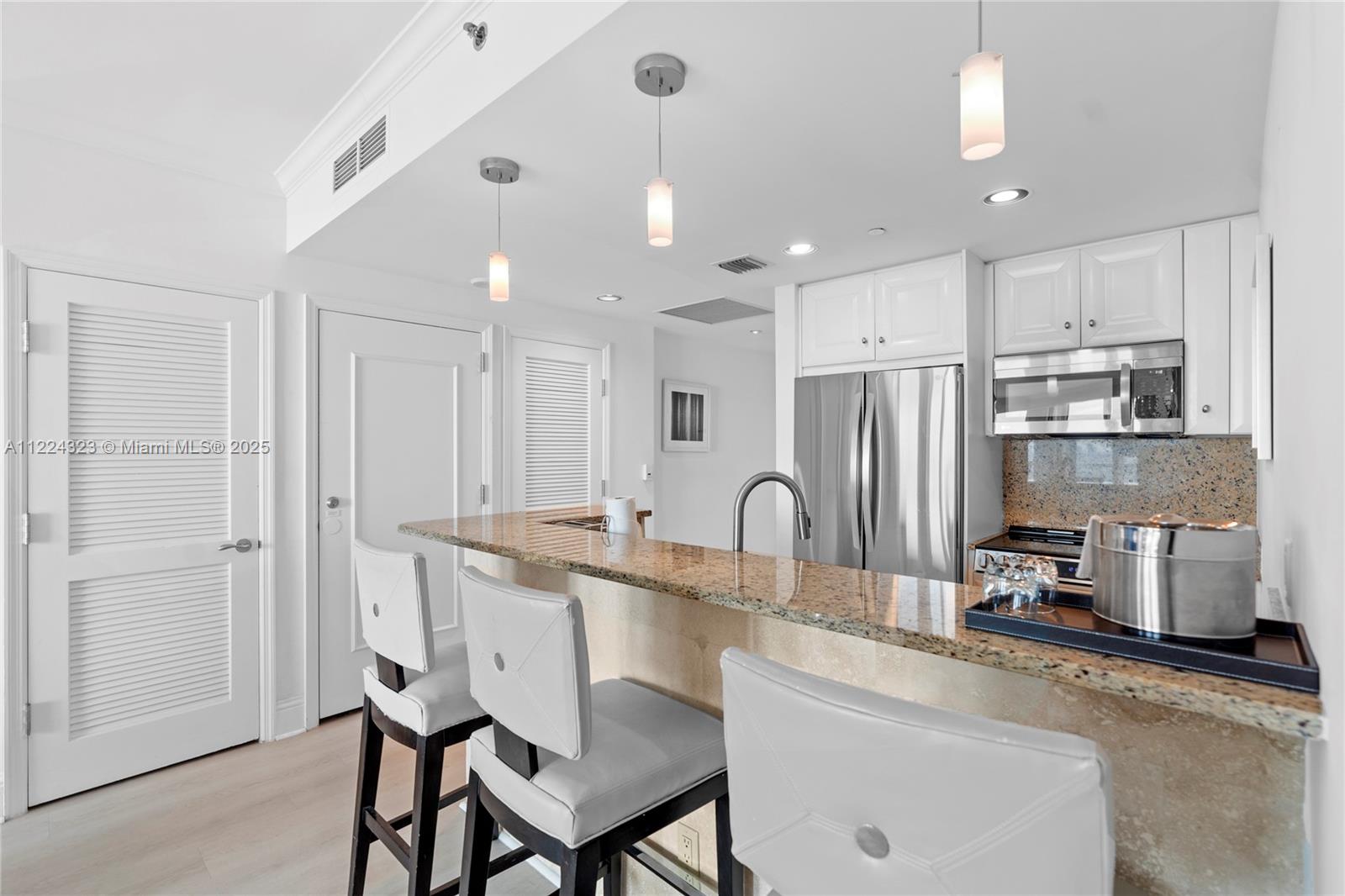 4401 COLLINS AV #2906/2908, Miami Beach FL 33140