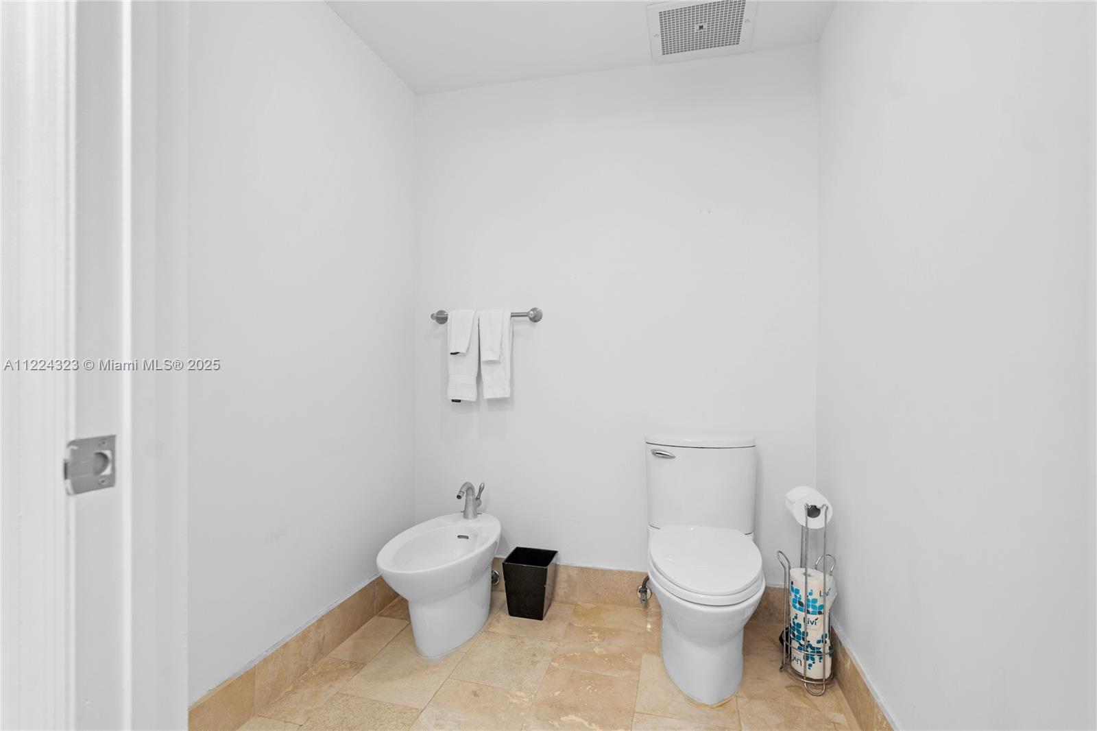 4401 COLLINS AV #2906/2908, Miami Beach FL 33140