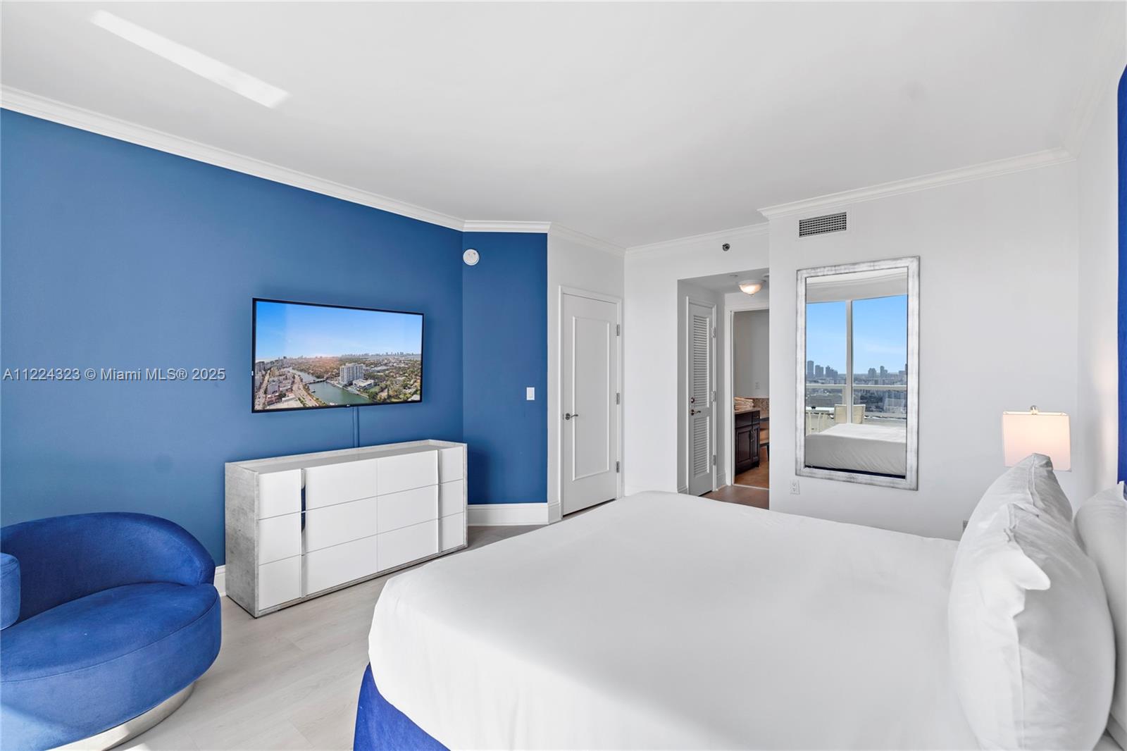 4401 COLLINS AV #2906/2908, Miami Beach FL 33140