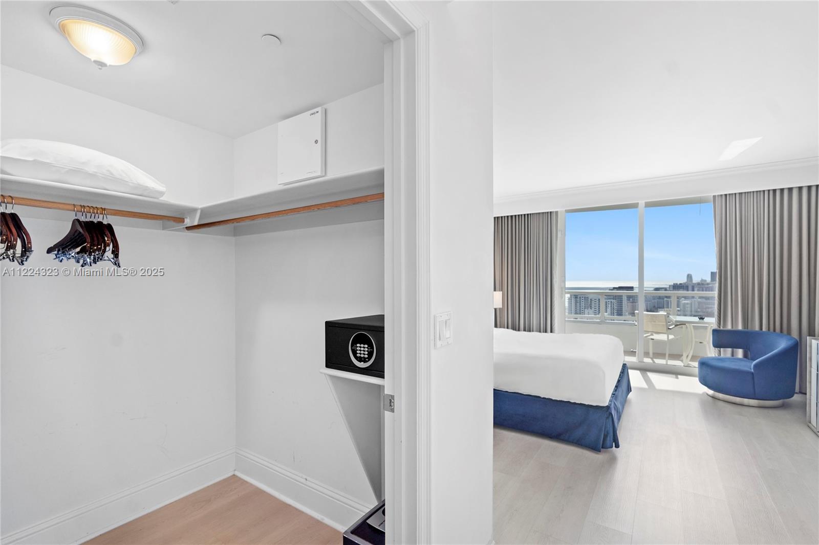 4401 COLLINS AV #2906/2908, Miami Beach FL 33140