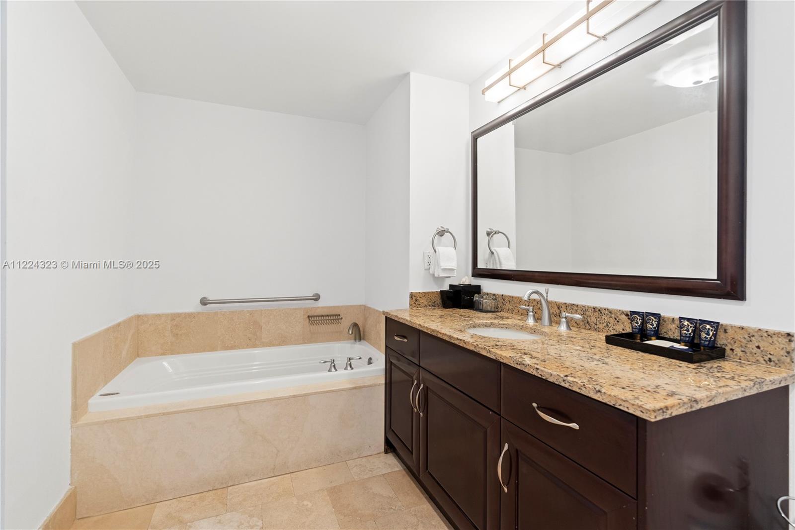 4401 COLLINS AV #2906/2908, Miami Beach FL 33140