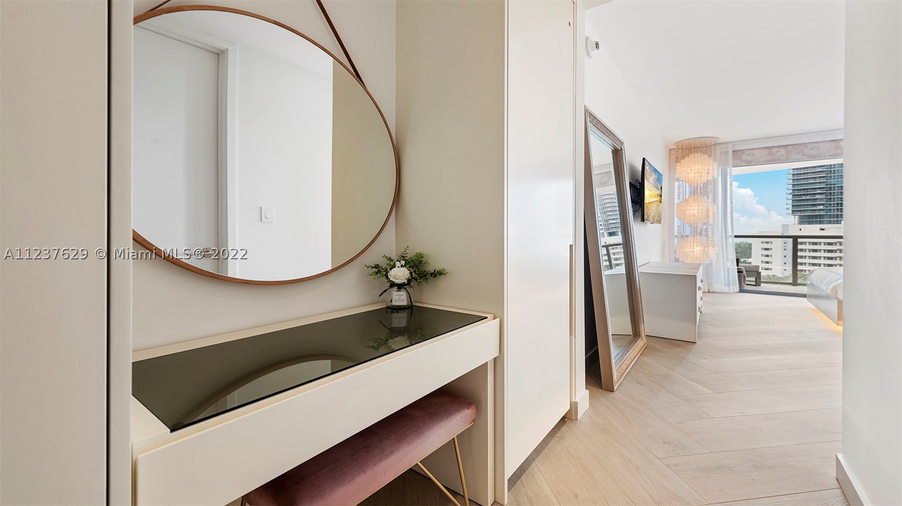 2201 Collins Ave #804, Miami Beach FL 33139