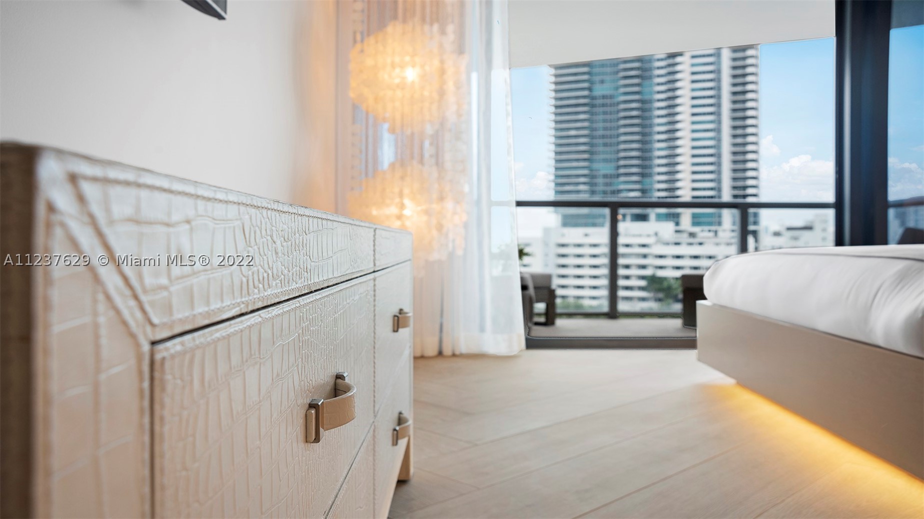 2201 Collins Ave #804, Miami Beach FL 33139