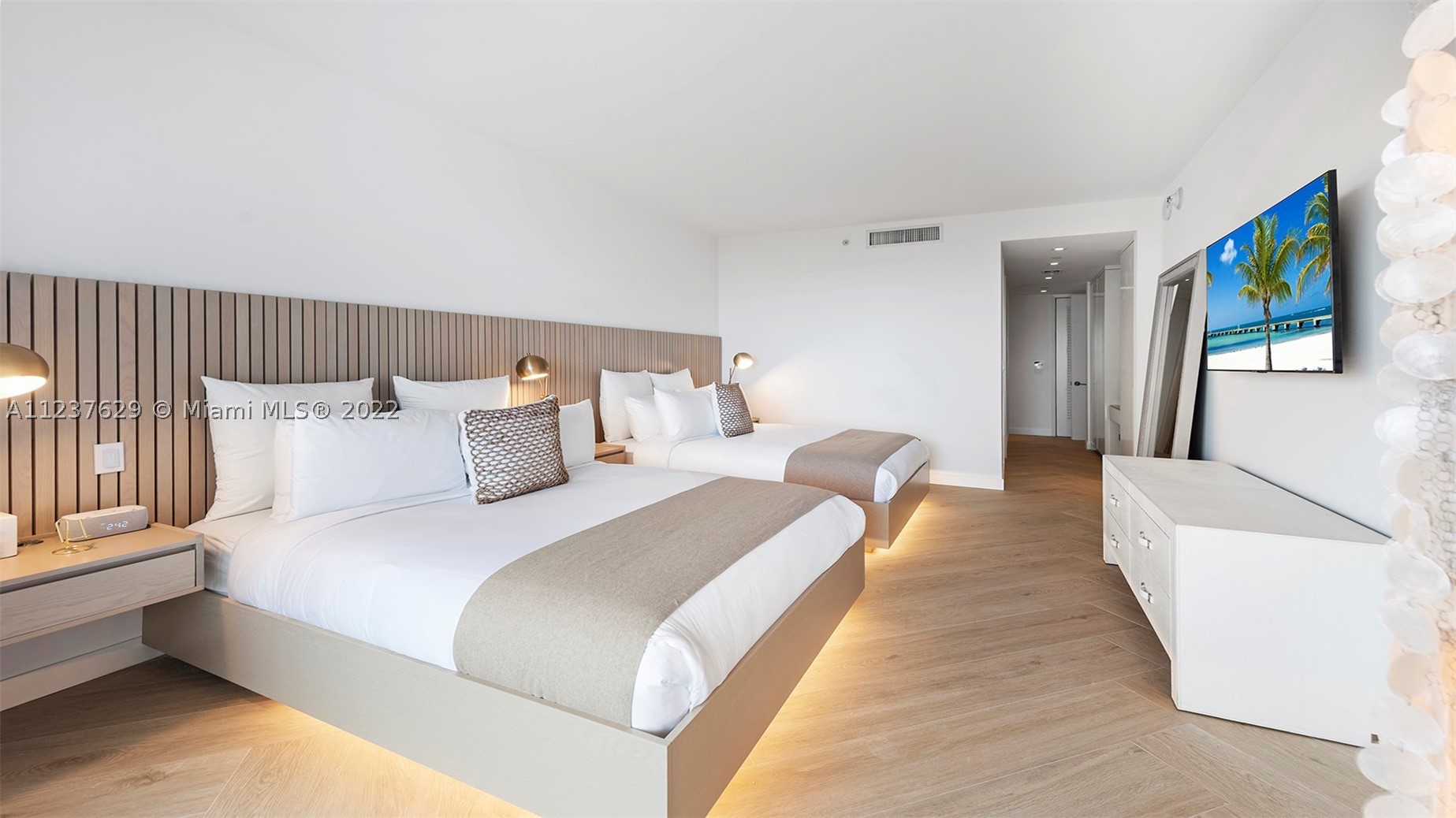 2201 Collins Ave #804, Miami Beach FL 33139