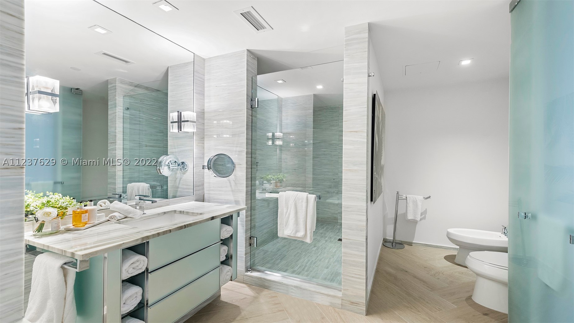 2201 Collins Ave #804, Miami Beach FL 33139
