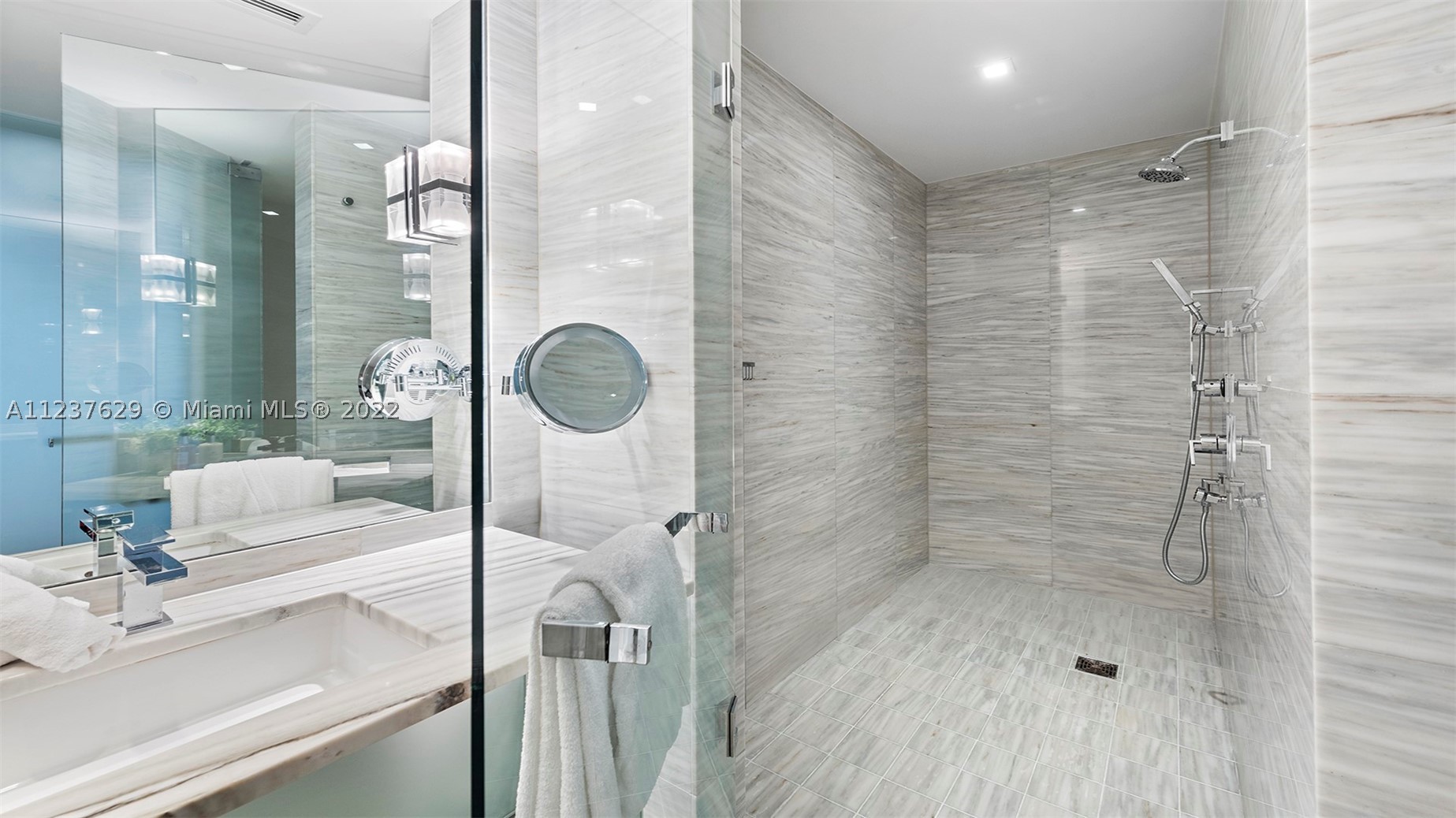 2201 Collins Ave #804, Miami Beach FL 33139