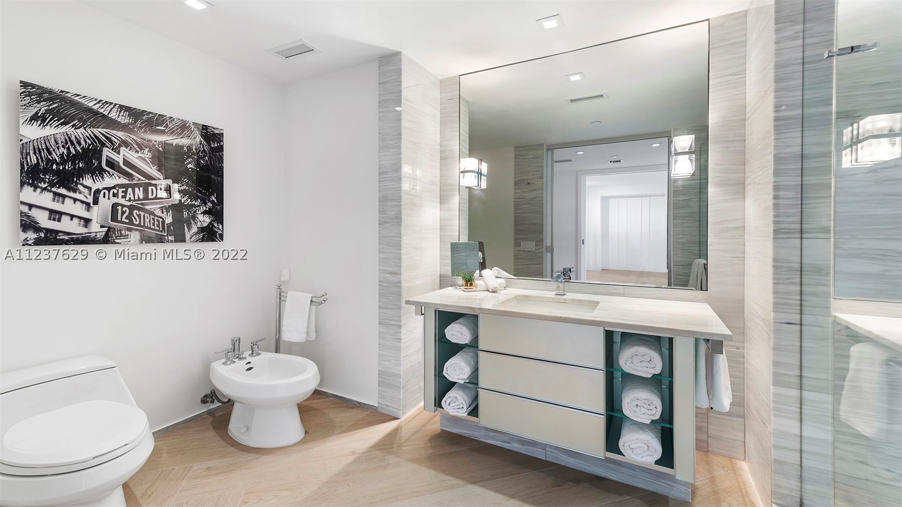 2201 Collins Ave #804, Miami Beach FL 33139