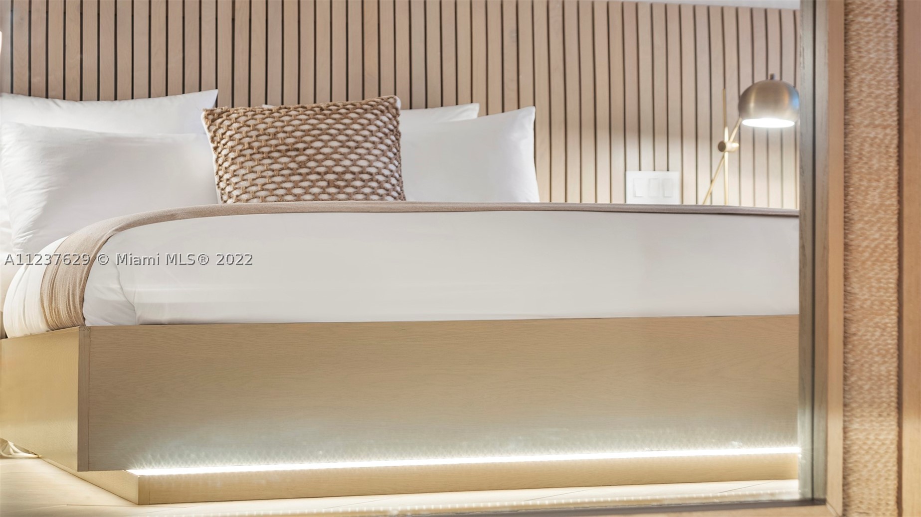 2201 Collins Ave #804, Miami Beach FL 33139