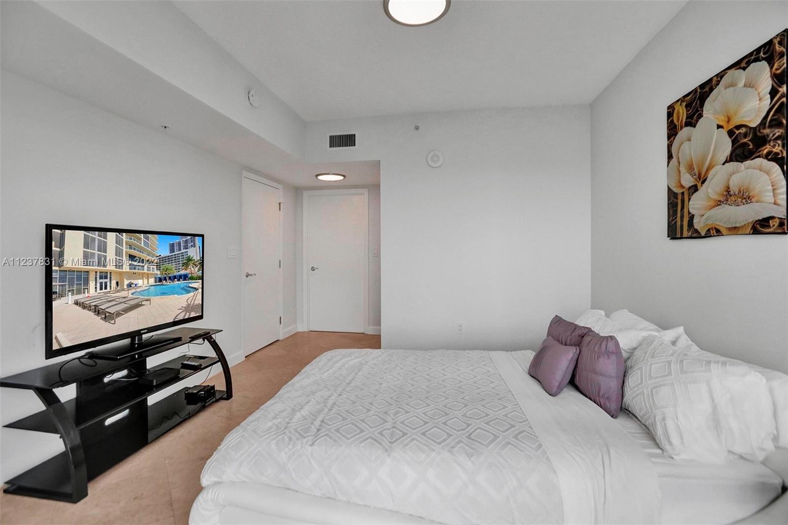 16699 COLLINS AV #3105, Sunny Isles Beach FL 33160