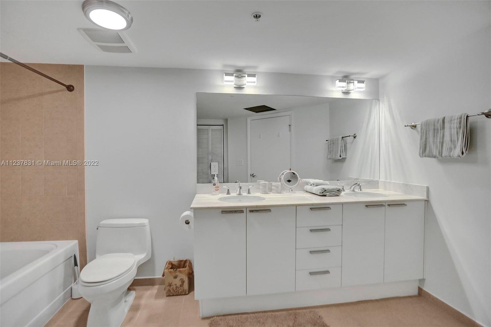 16699 COLLINS AV #3105, Sunny Isles Beach FL 33160