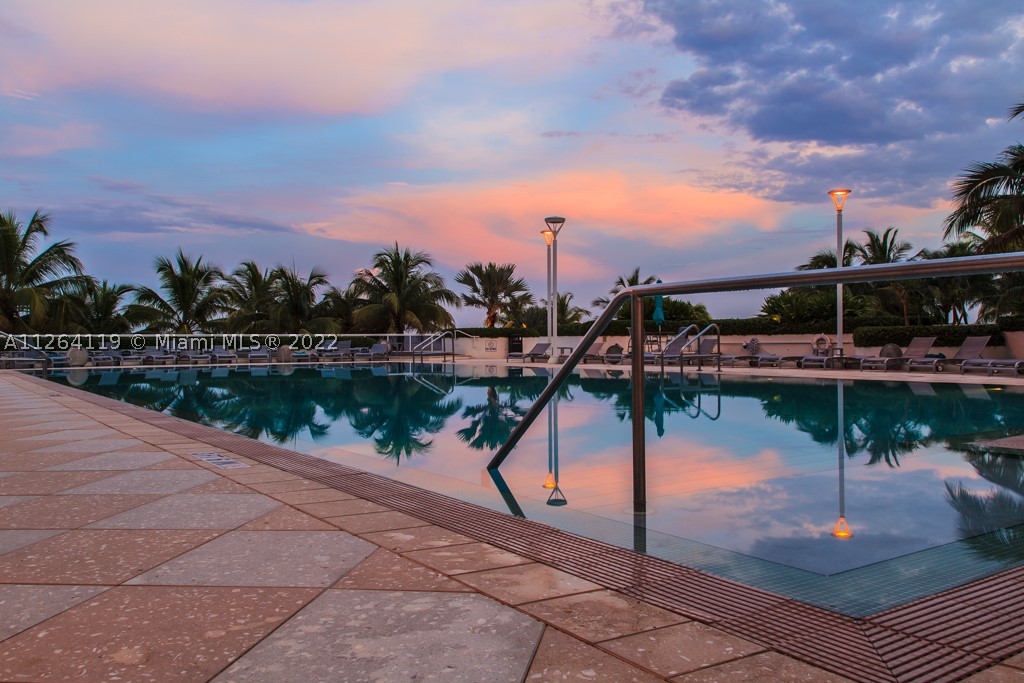 100 Lincoln Rd #943, Miami Beach FL 33139