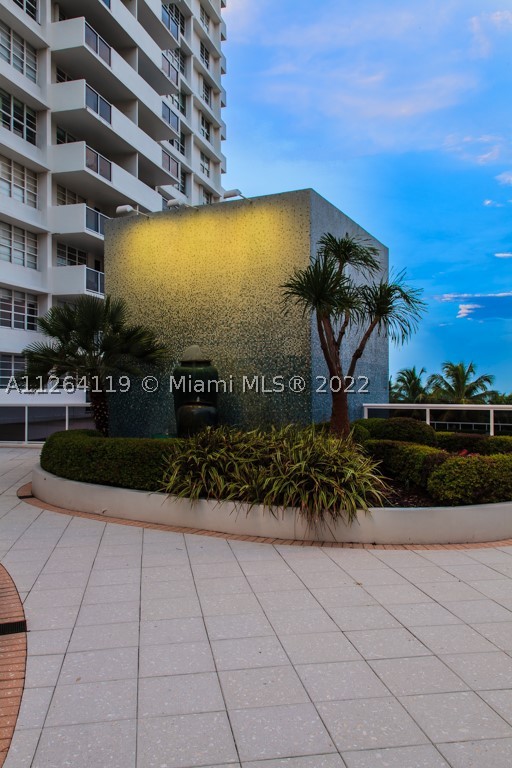100 Lincoln Rd #943, Miami Beach FL 33139